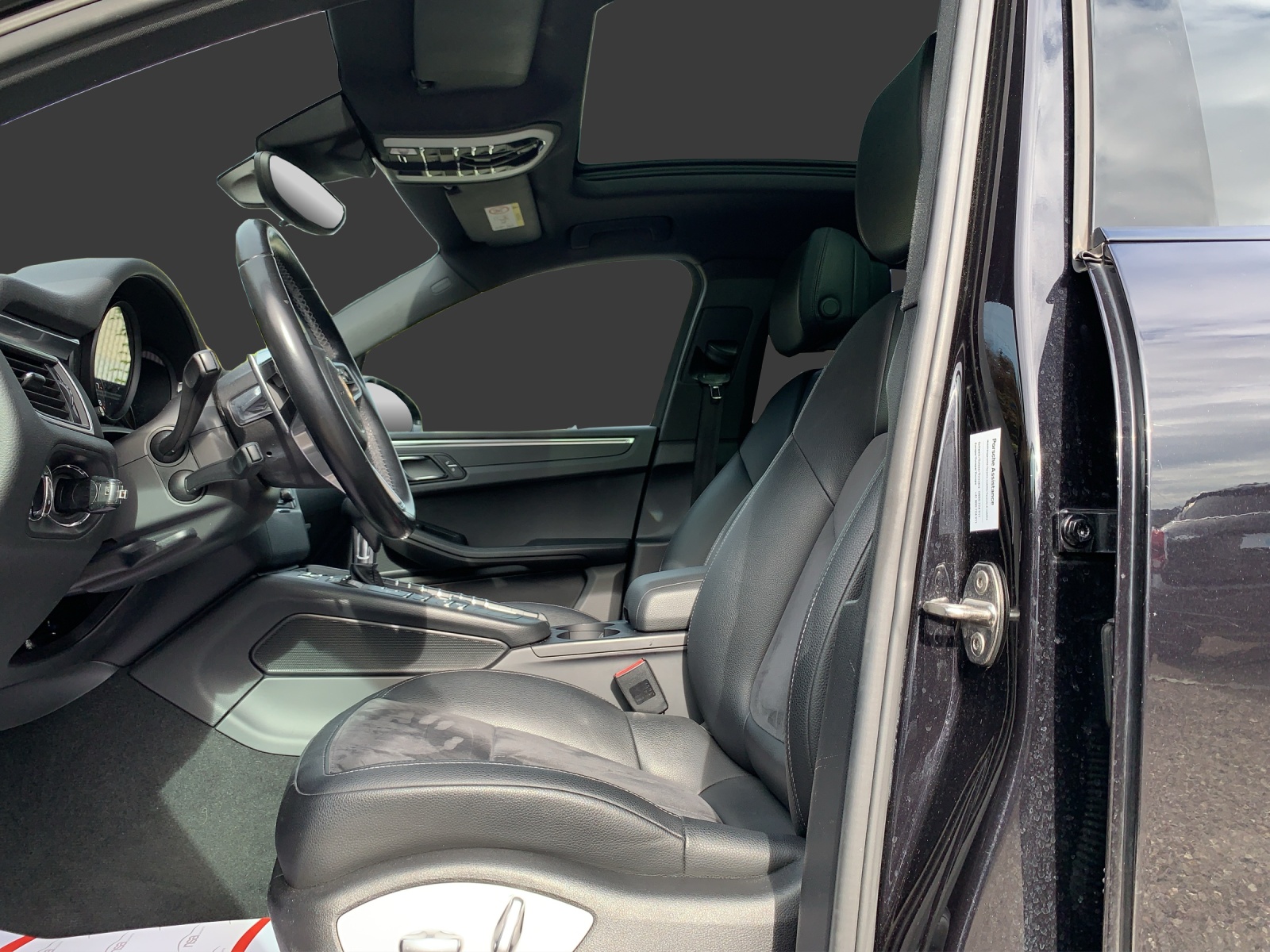PORSCHE Macan PDK-image-25