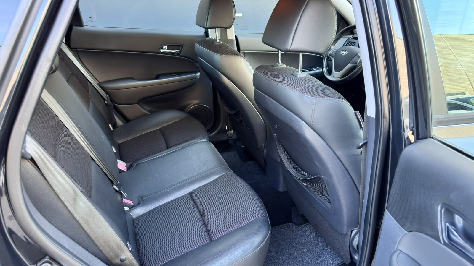 HYUNDAI i30 1.6 Style-image-6