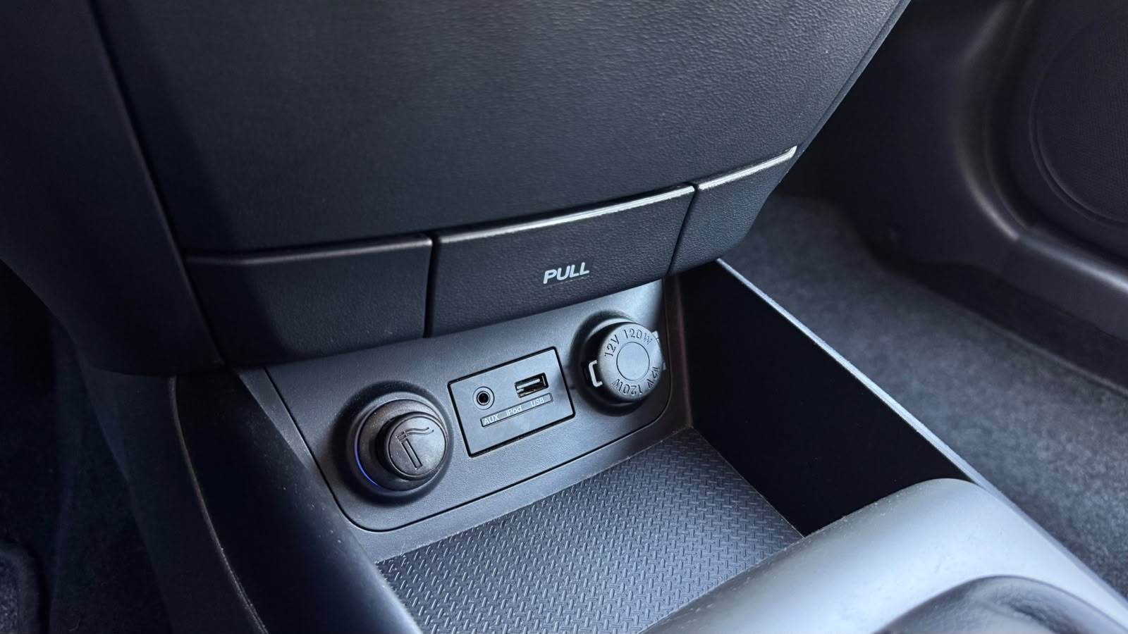 HYUNDAI i30 1.6 Style-image-8