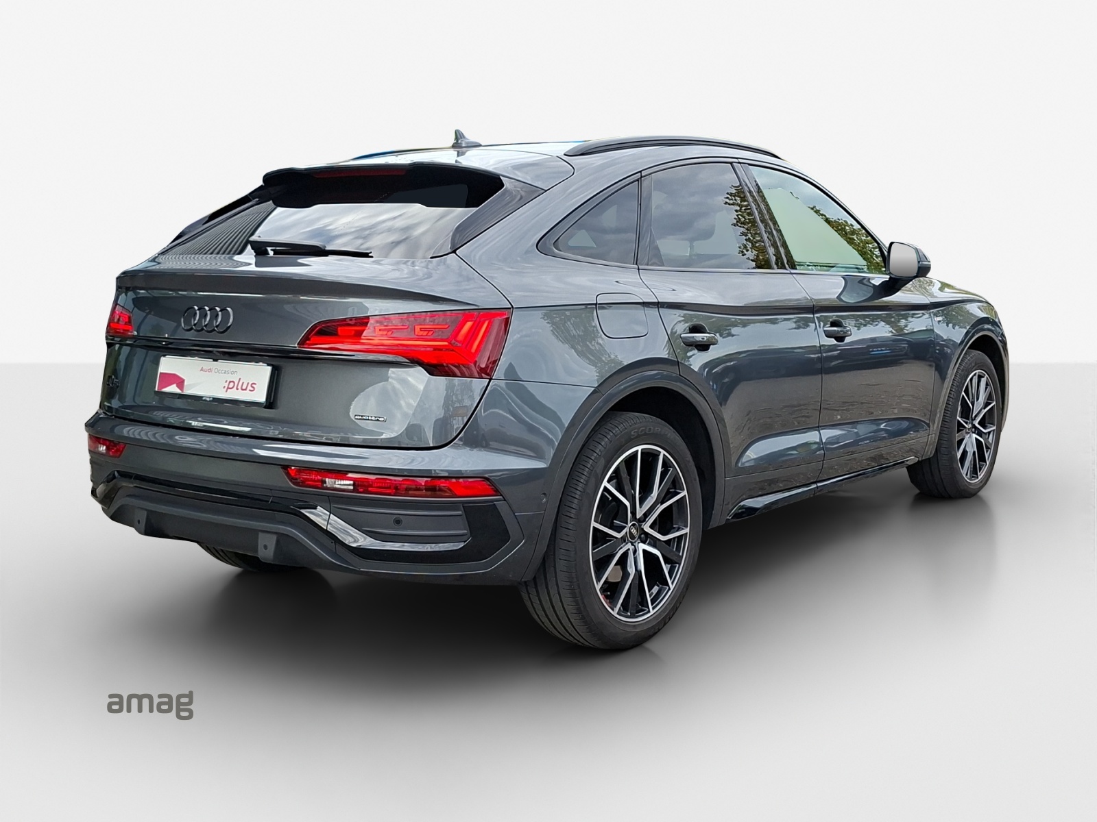 AUDI Q5 Sportback 40 TDI Blackedition quattro S-tronic-image-4