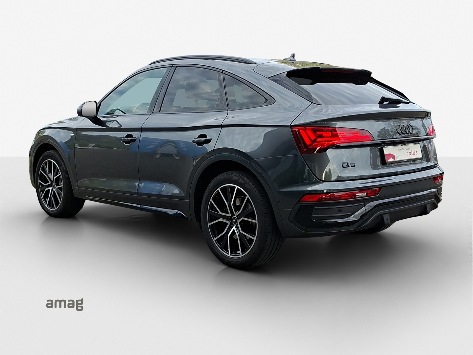 AUDI Q5 Sportback 40 TDI Blackedition quattro S-tronic-image-2