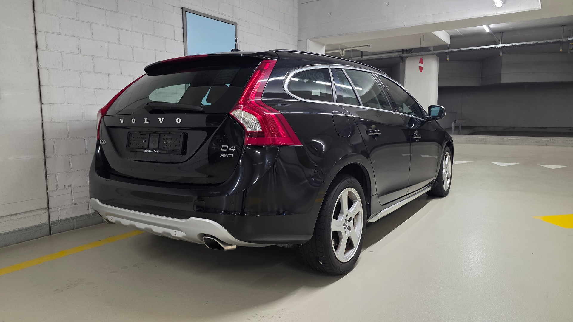 VOLVO V60 D4 AWD Husky Geartronic-image-4