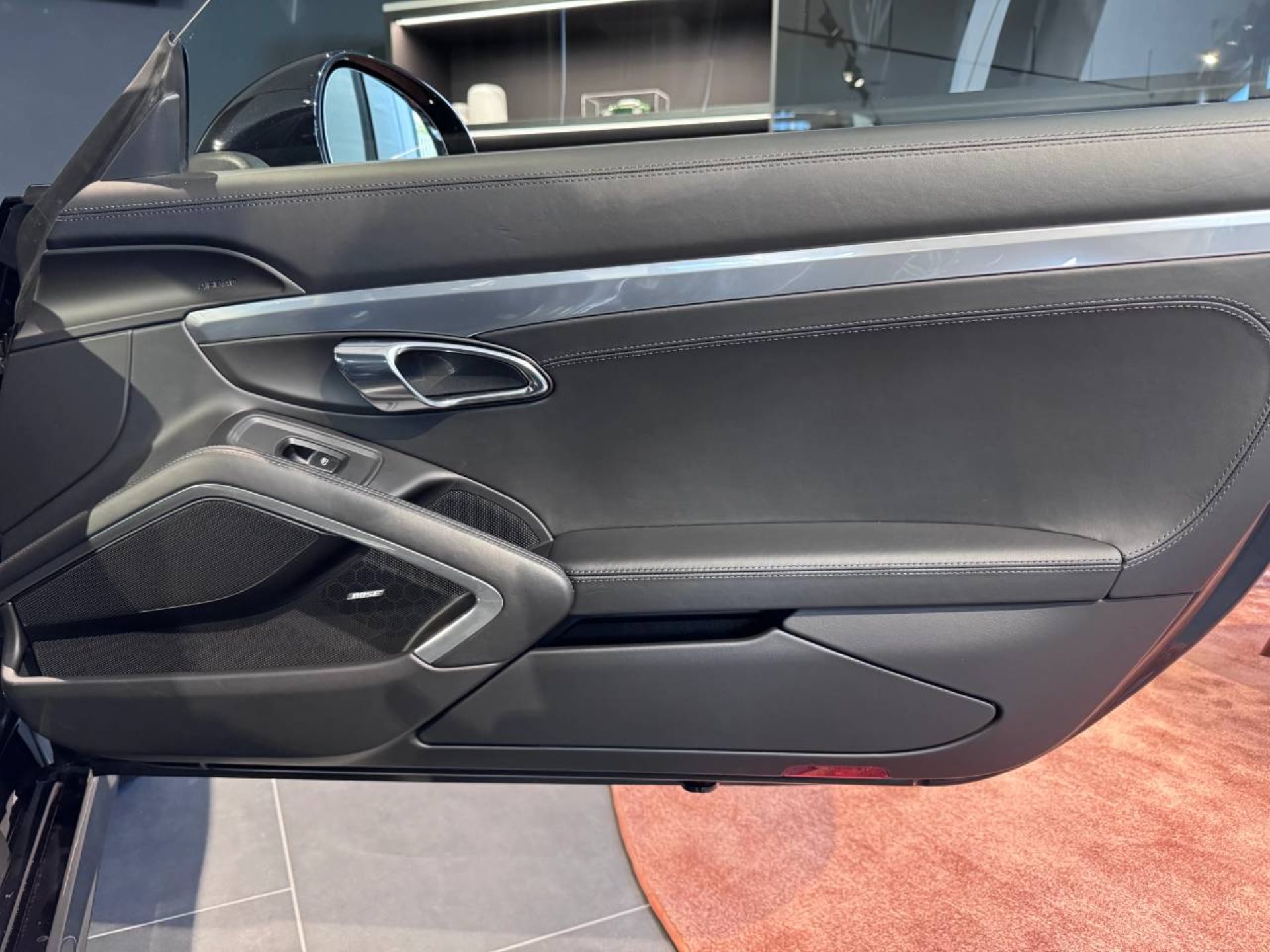 PORSCHE Cayman Black Edition-image-22