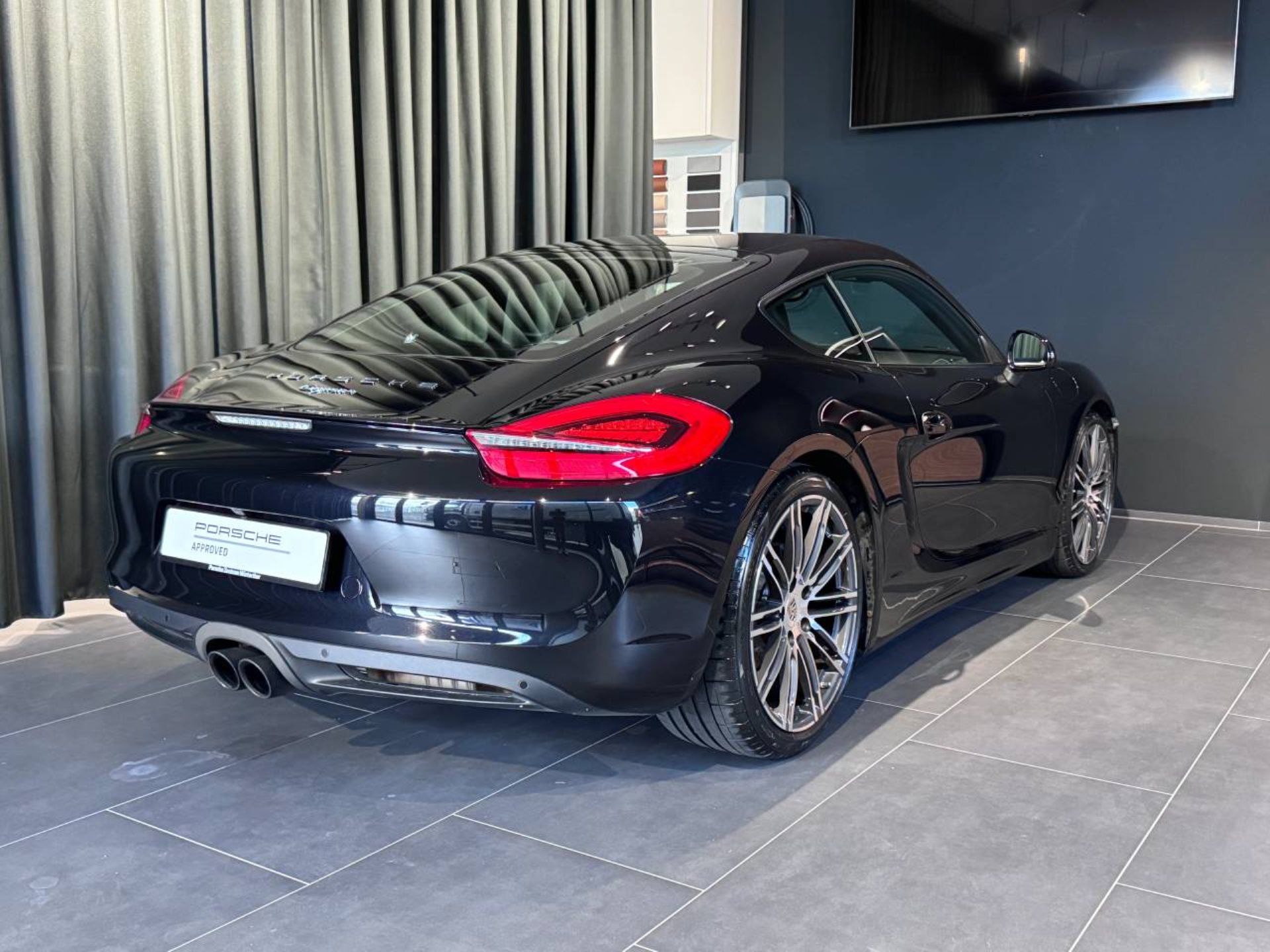 PORSCHE Cayman Black Edition-image-6