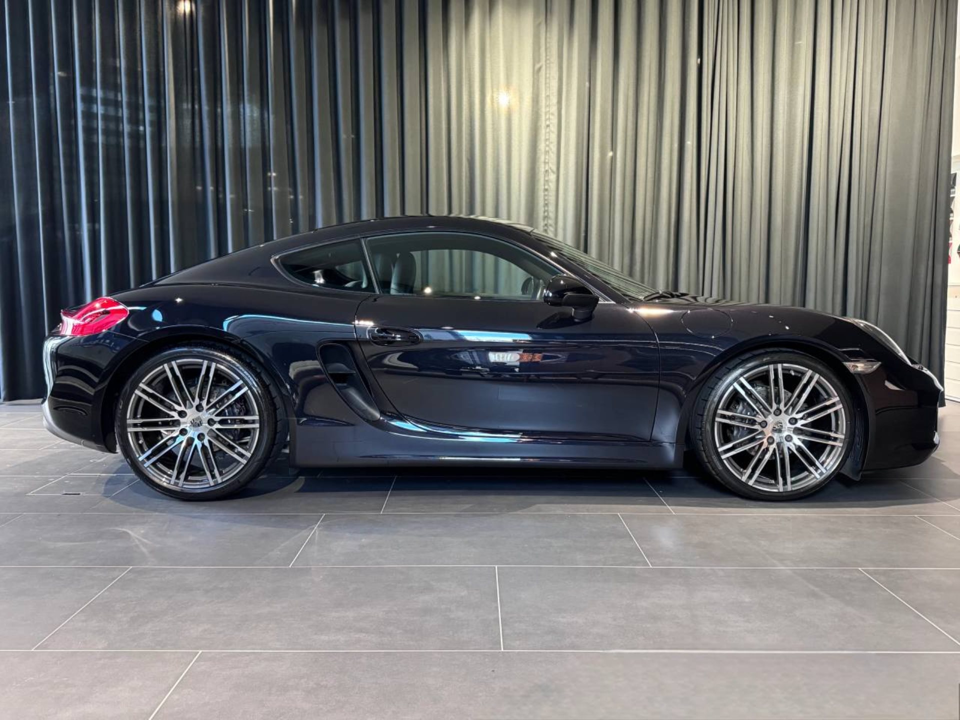 PORSCHE Cayman Black Edition-image-7
