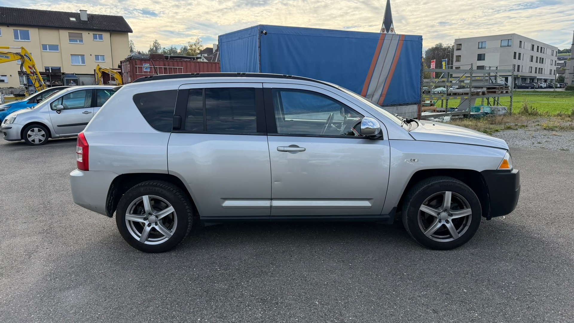 JEEP Compass 2.4 Limited CVT-showroom-element-3