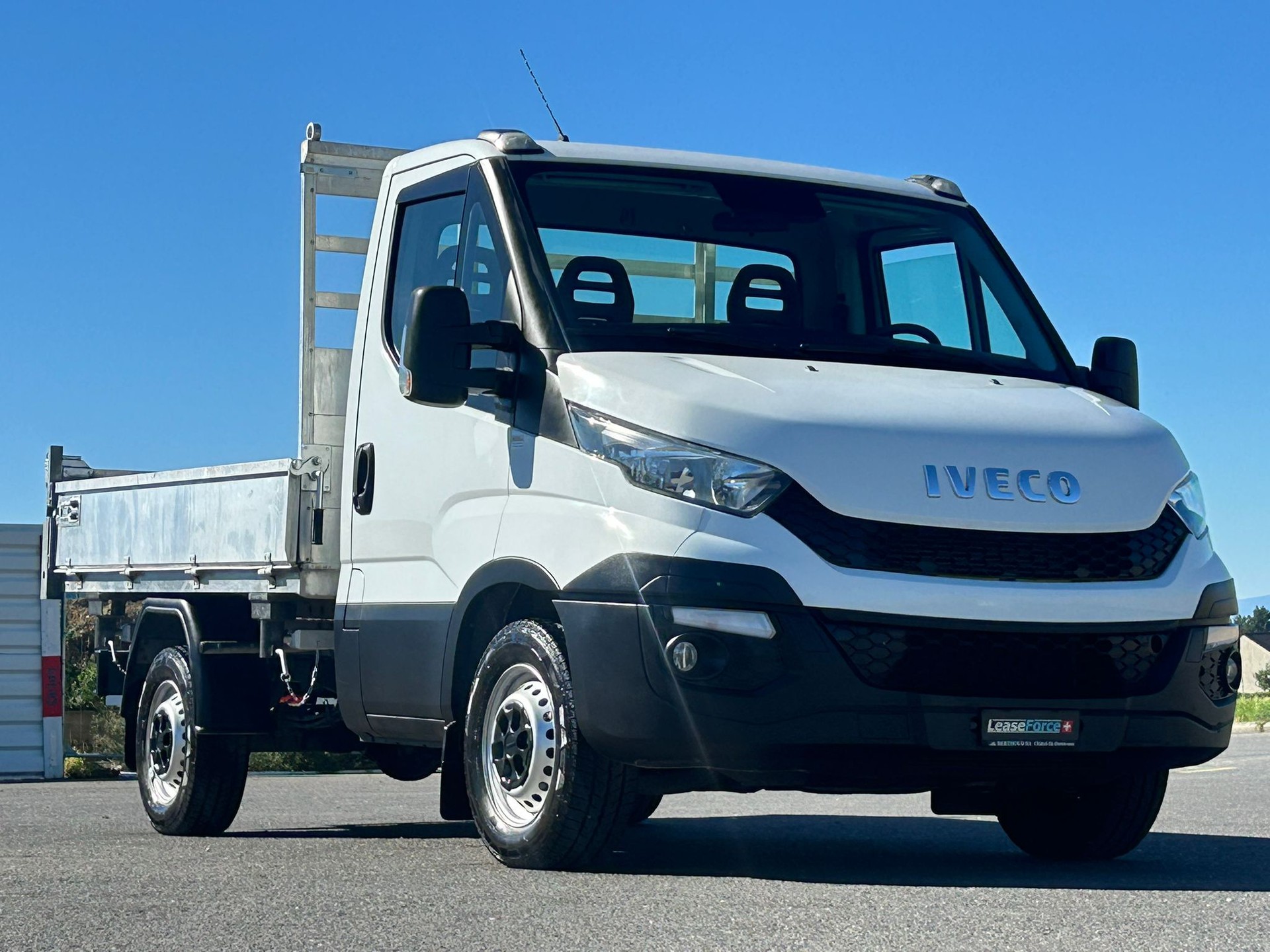 IVECO 35 S 15-image-8
