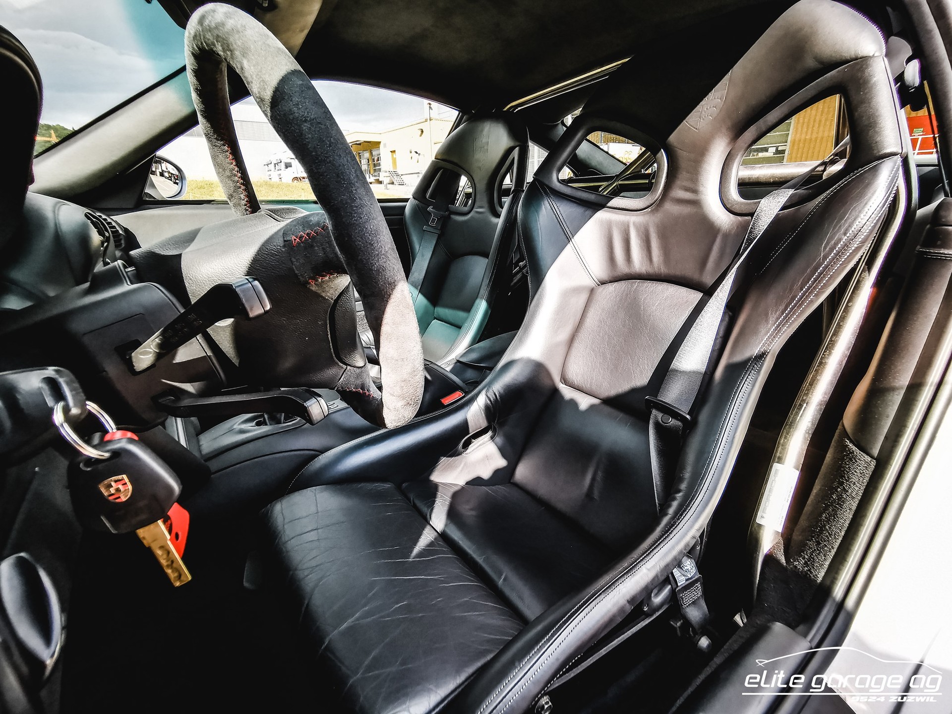 PORSCHE 911 GT2-image-10
