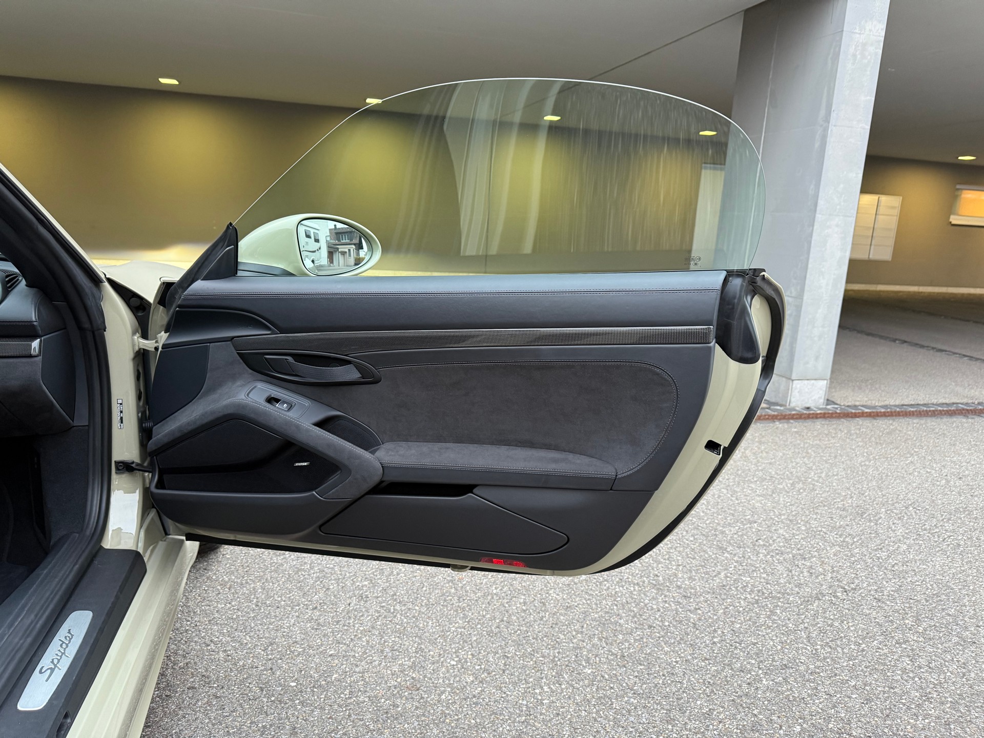 PORSCHE 718 Boxster Spyder PDK-image-16