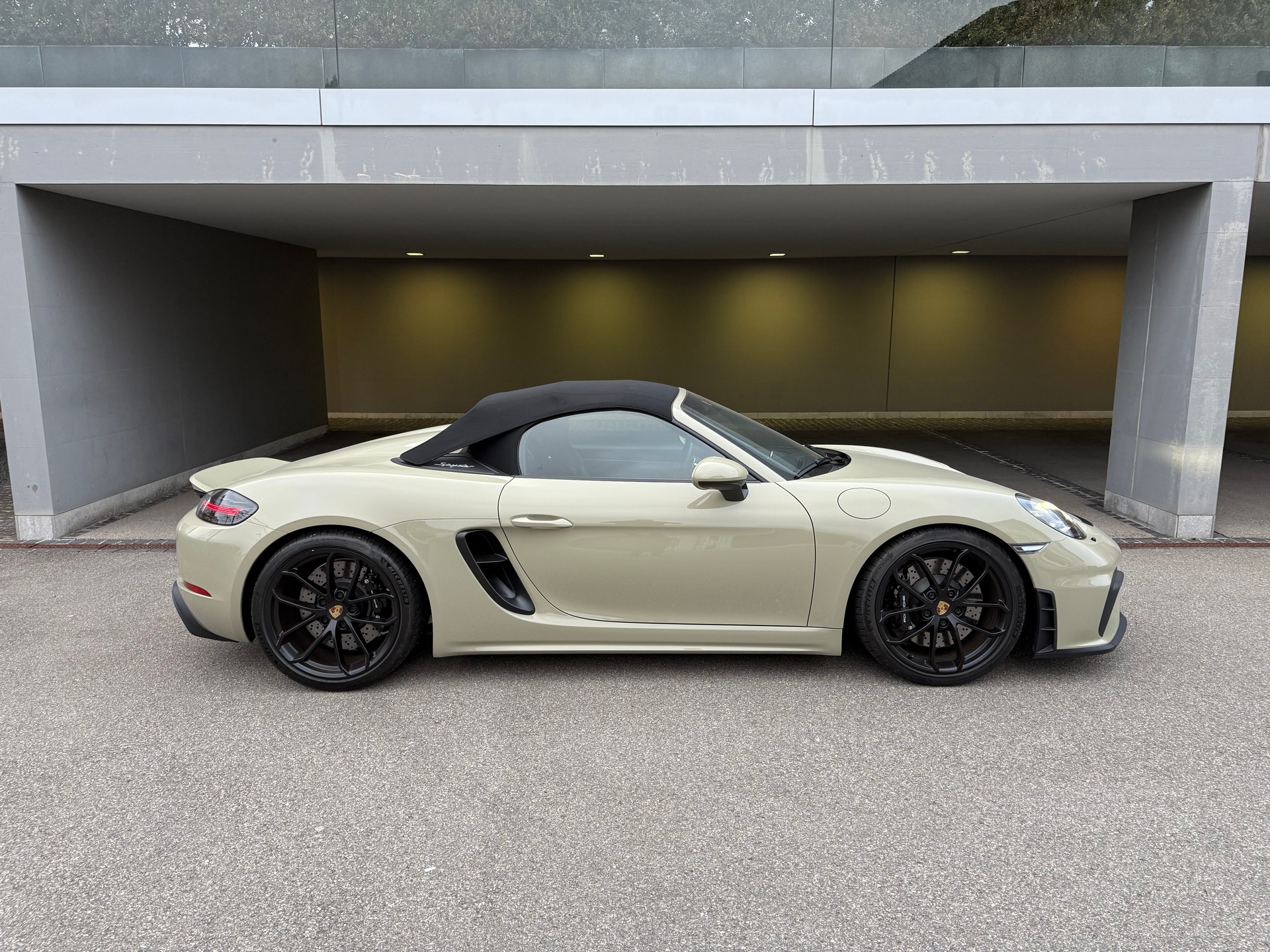PORSCHE 718 Boxster Spyder PDK-image-3