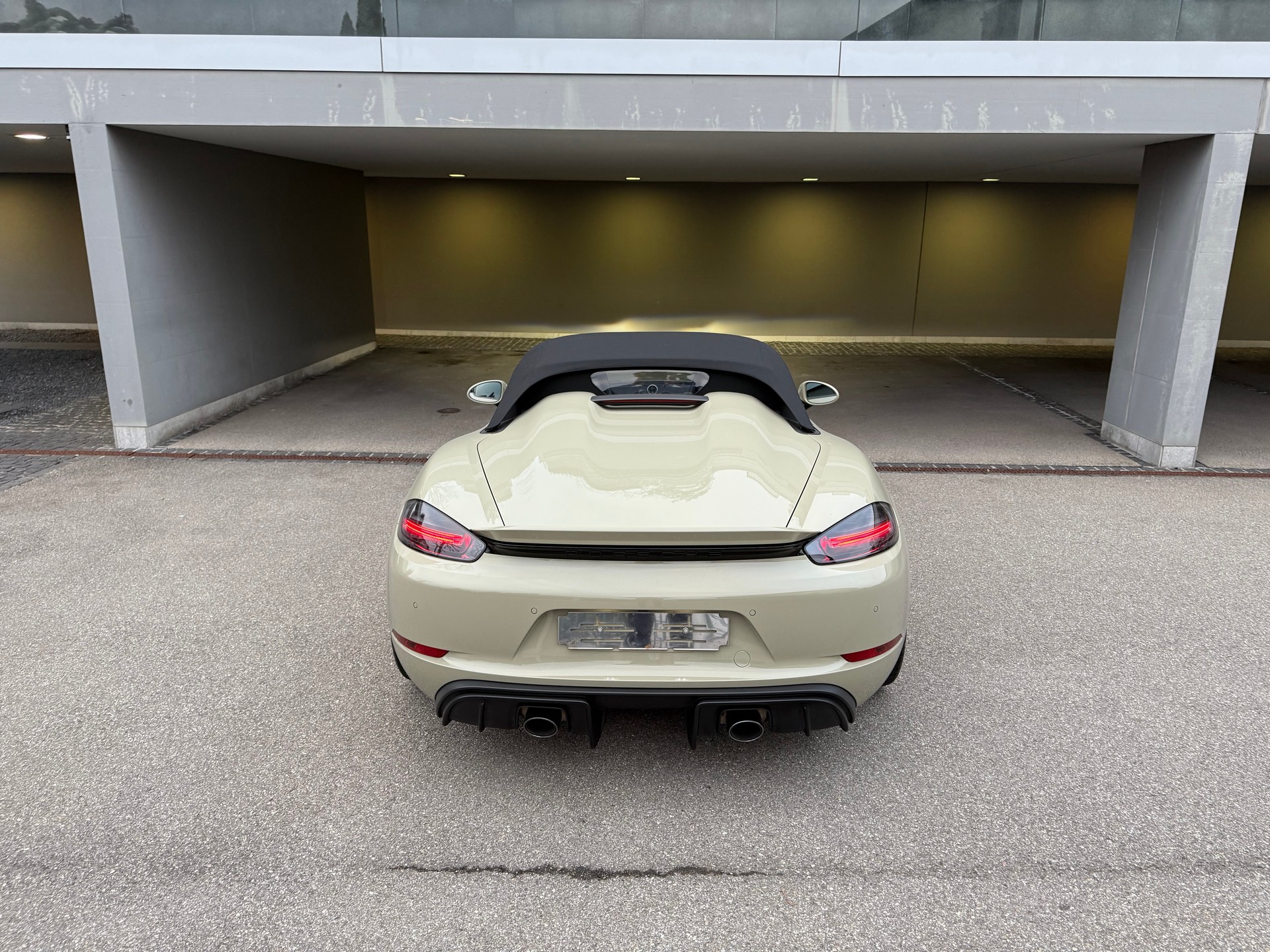 PORSCHE 718 Boxster Spyder PDK-image-5