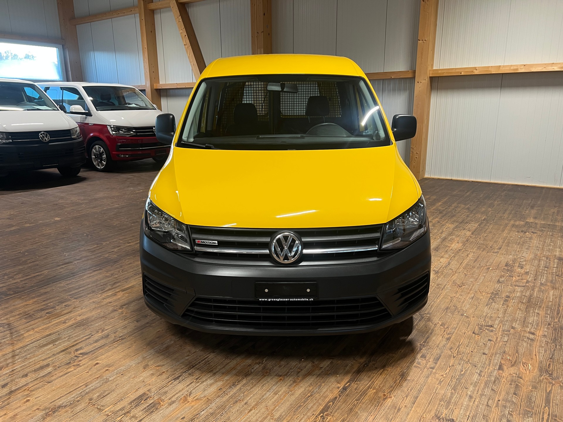 VW Caddy 2.0TDI BlueMotion Technology-showroom-element-1