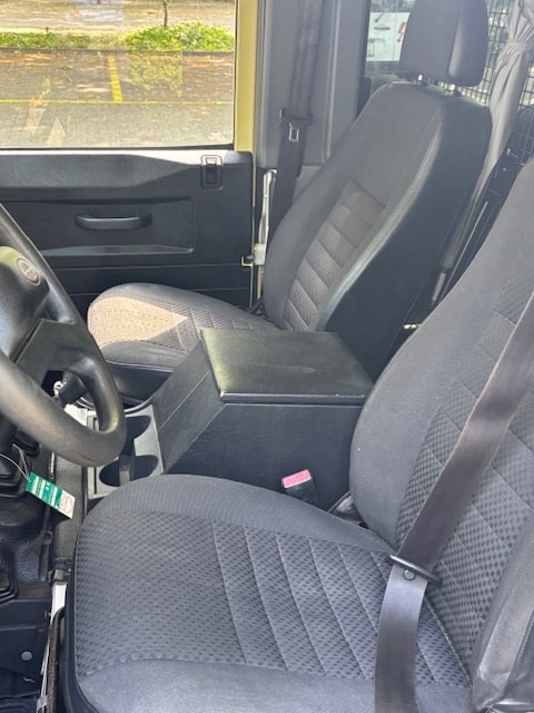 LAND ROVER Defender 90 SW 2.4Tdc-image-3