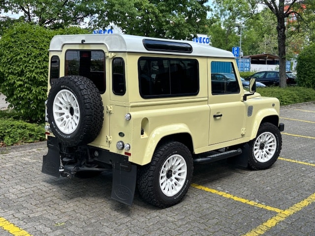LAND ROVER Defender 90 SW 2.4Tdc-image-1