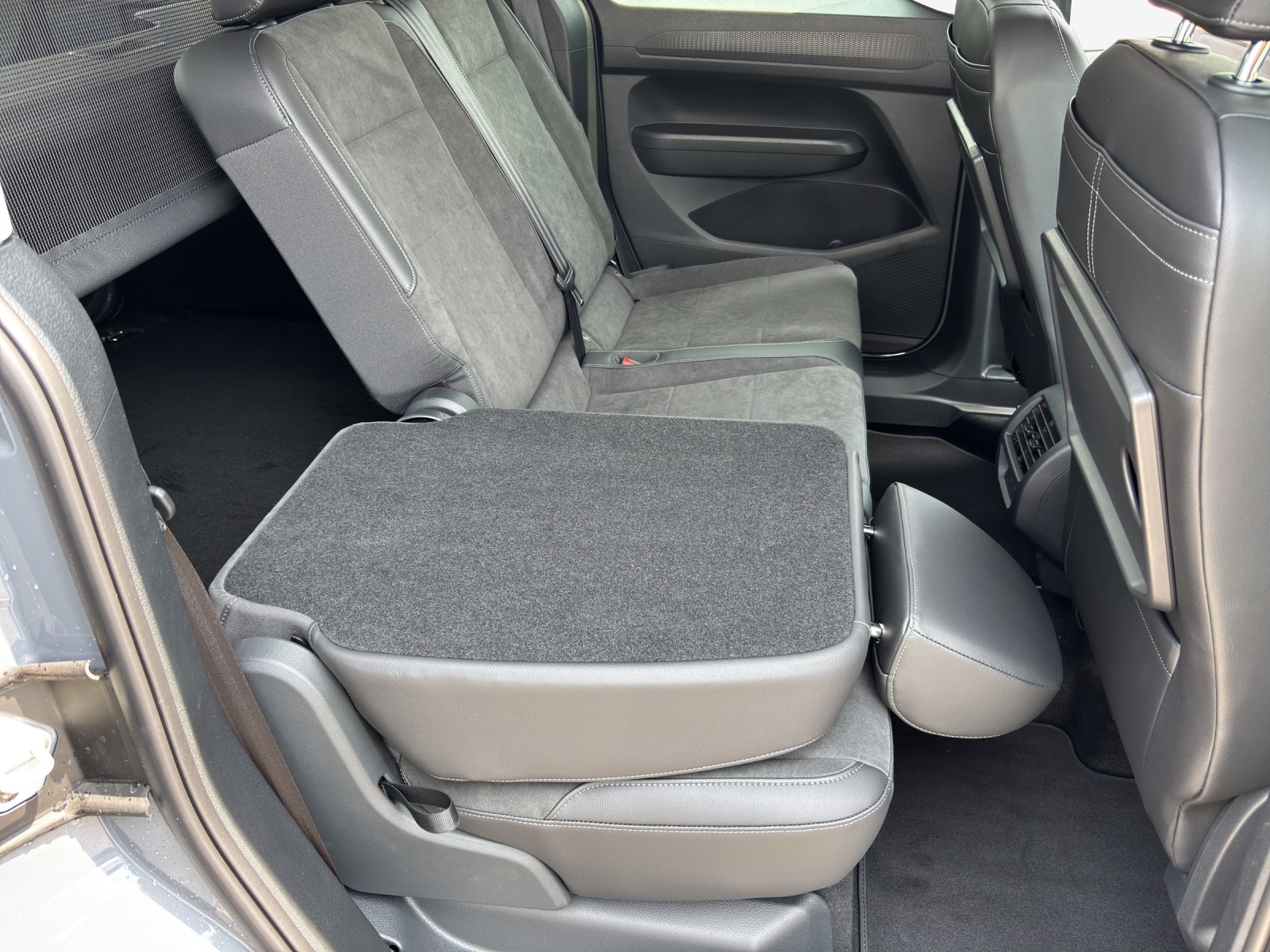 VW Caddy 1.5 TSI Style DSG-image-14
