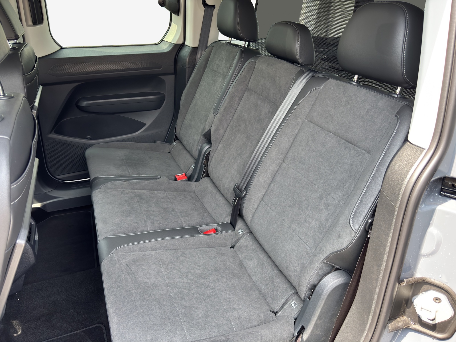 VW Caddy 1.5 TSI Style DSG-image-11