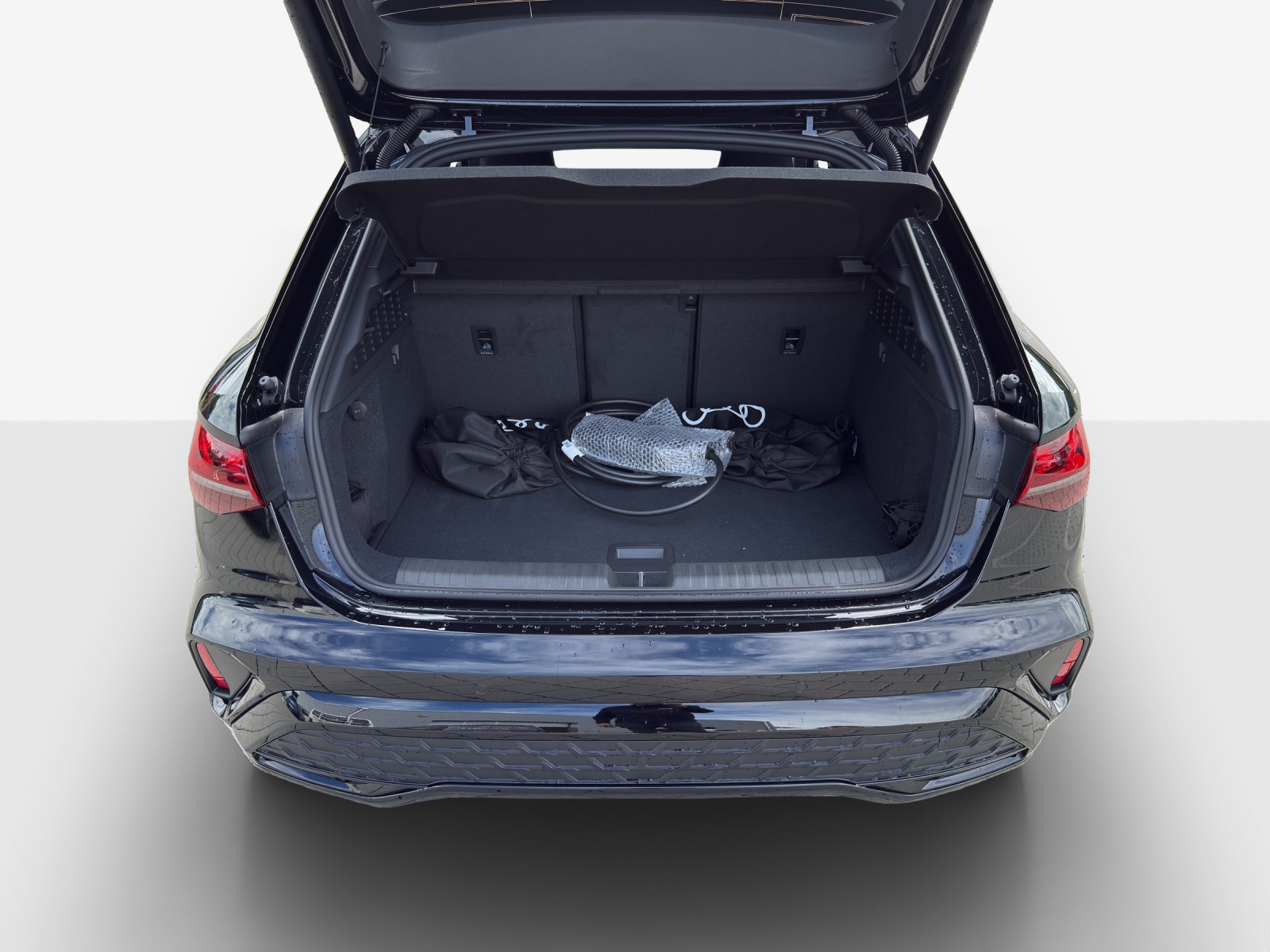 AUDI A3 Sportback 45 TFSI e S line Attraction S-tronic-image-12