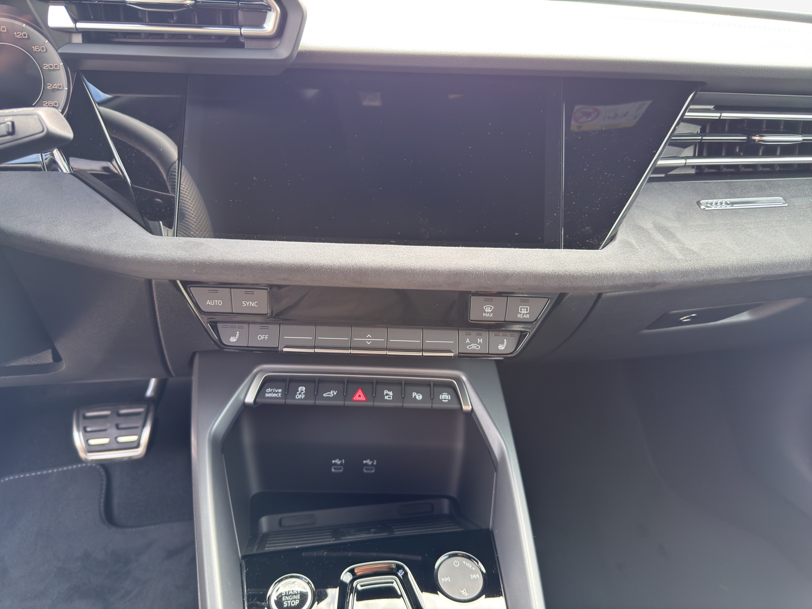 AUDI A3 Sportback 45 TFSI e S line Attraction S-tronic-image-10