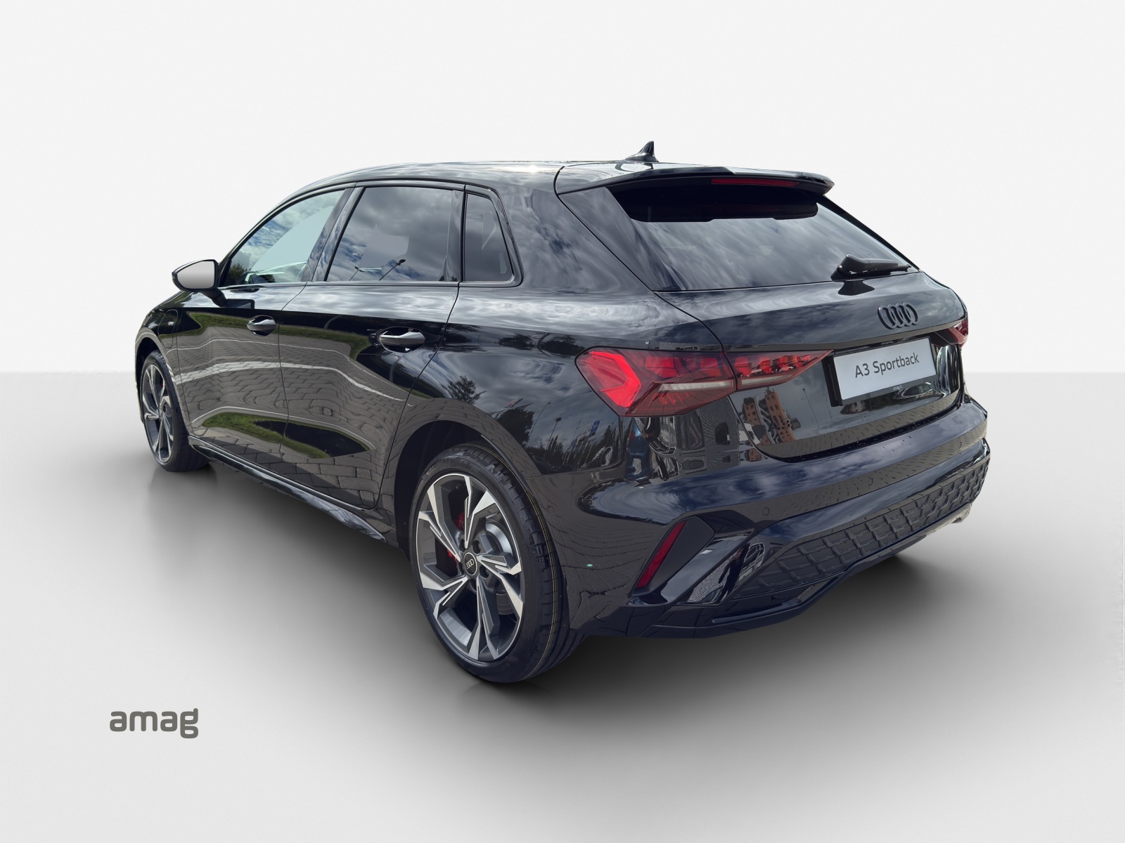 AUDI A3 Sportback 45 TFSI e S line Attraction S-tronic-image-2