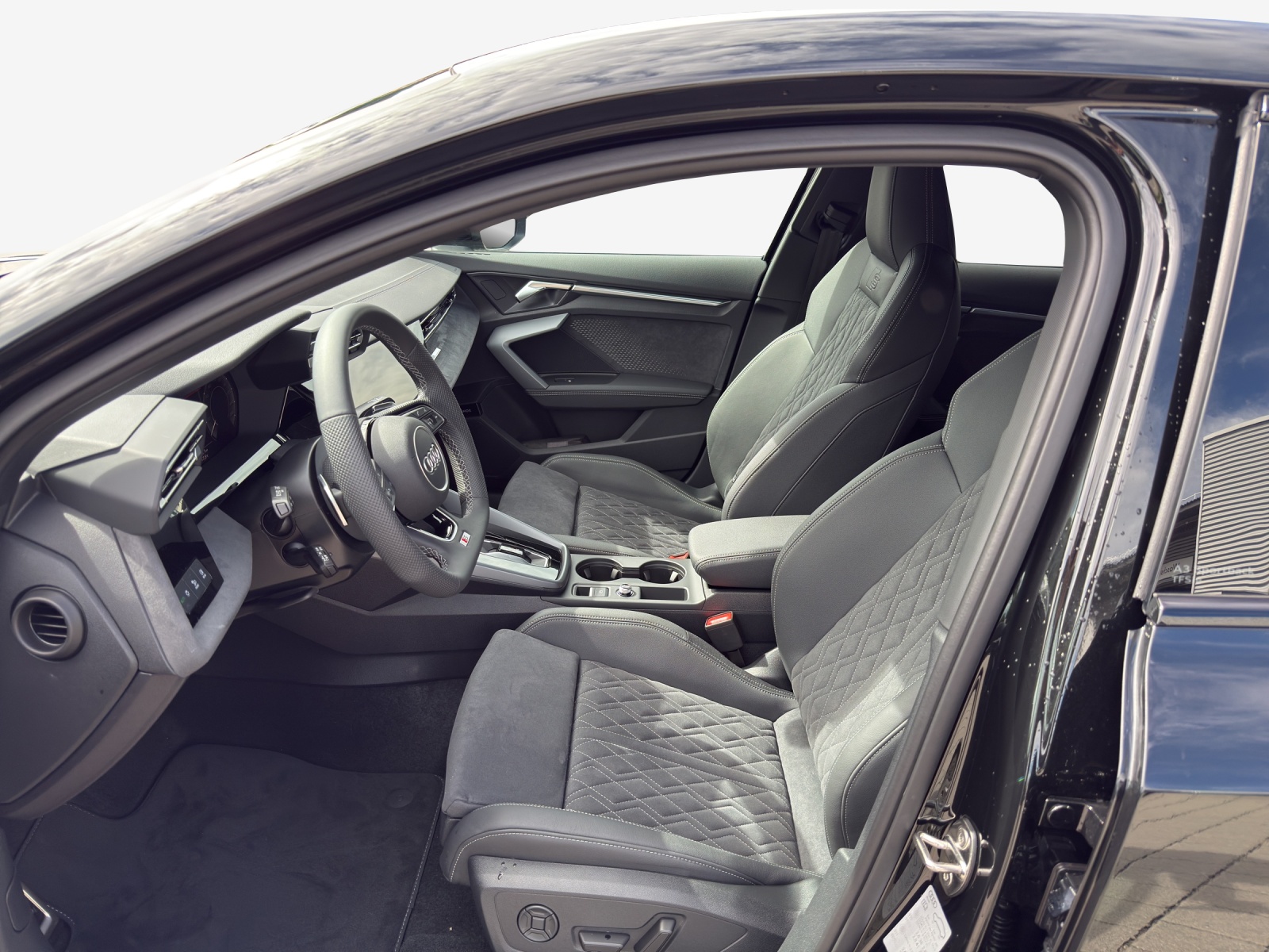 AUDI A3 Sportback 45 TFSI e S line Attraction S-tronic-image-7