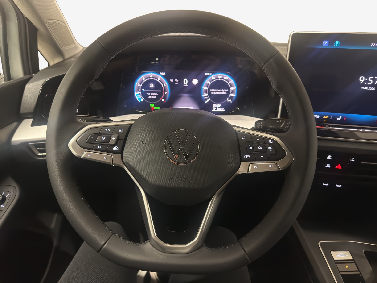 VW Golf 1.5 e TSI mHEV United DSG-image-9