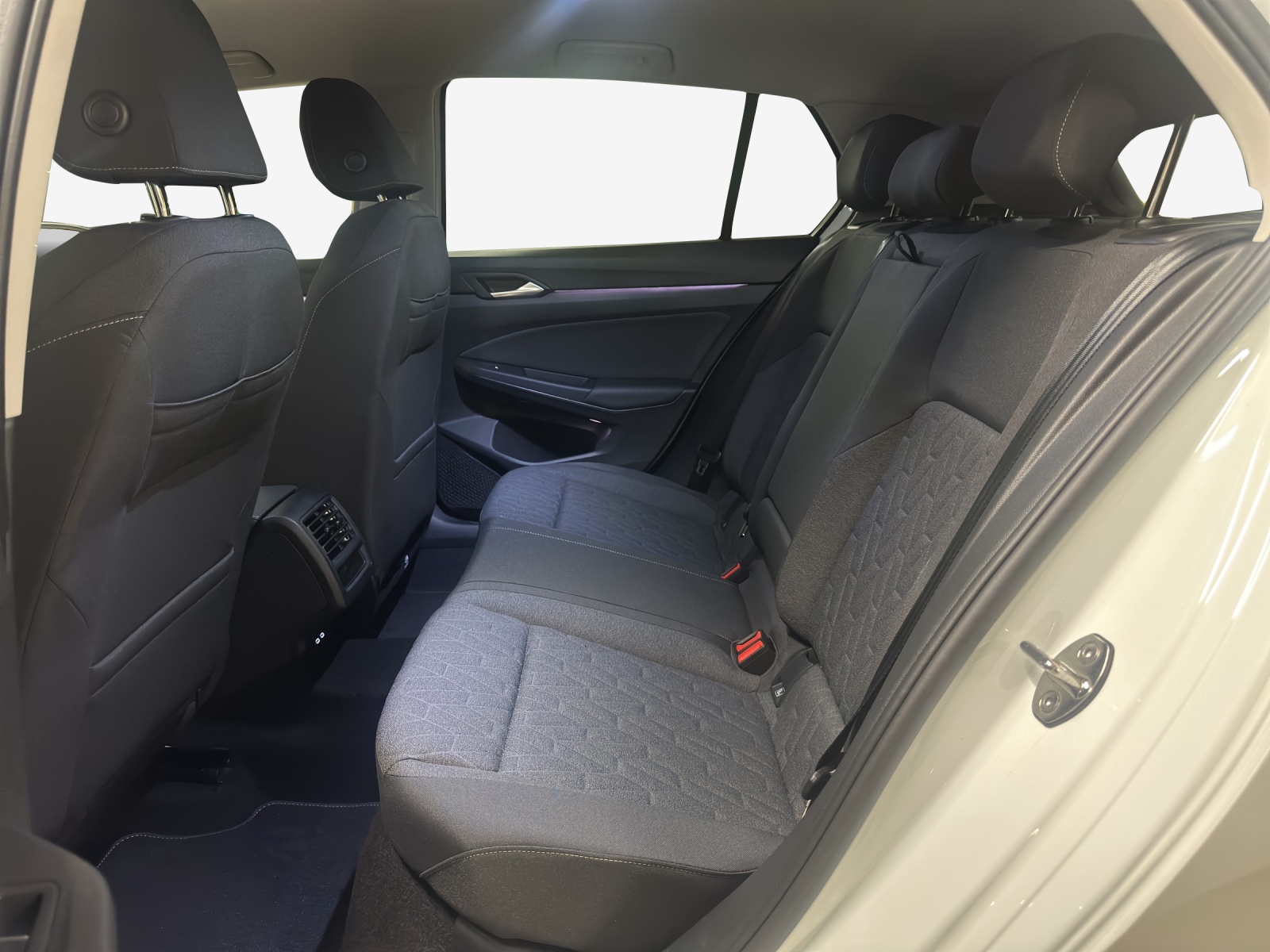 VW Golf 1.5 e TSI mHEV United DSG-image-11