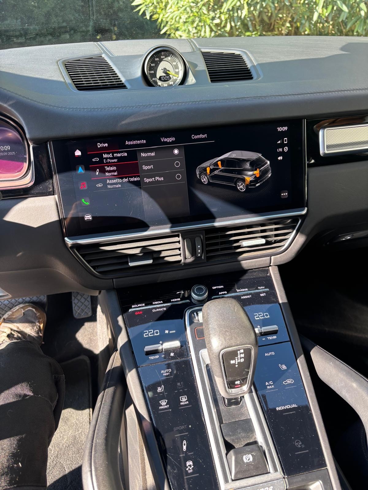 PORSCHE Cayenne E-Hybrid-image-4