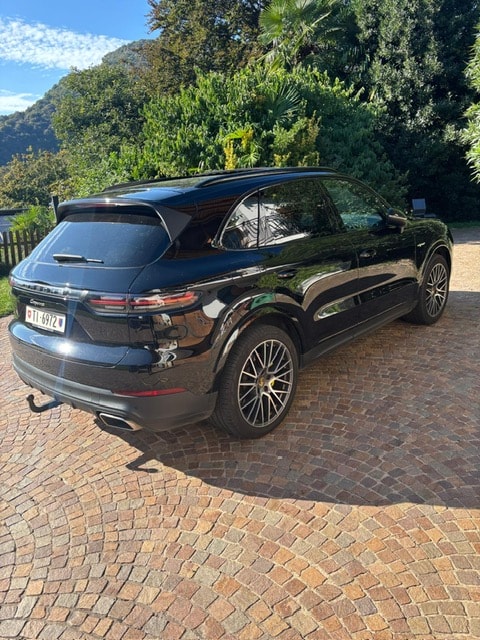 PORSCHE Cayenne E-Hybrid-image-3