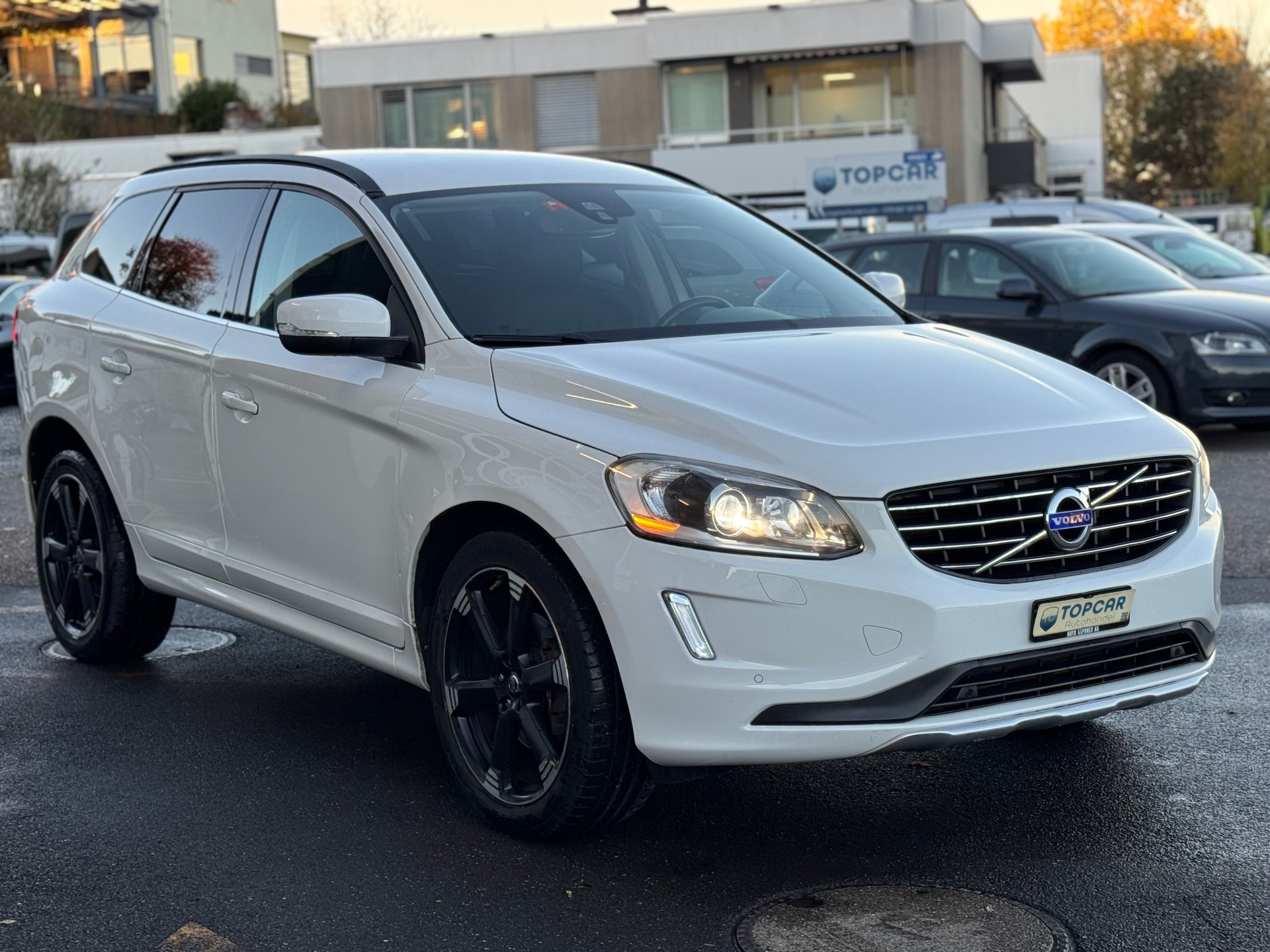 VOLVO XC60 D4 AWD OceanRace Geartronic-image-2