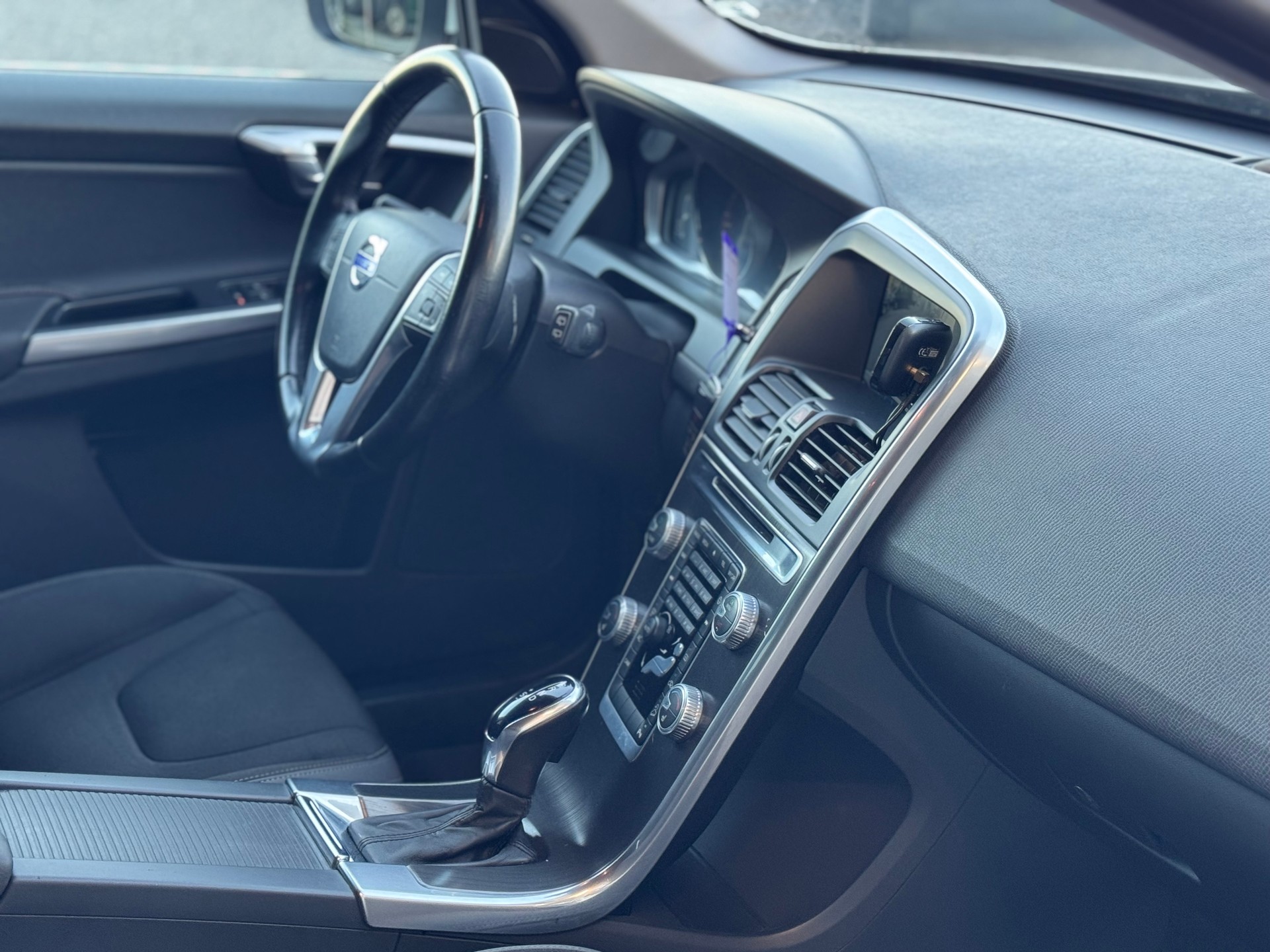 VOLVO XC60 D4 AWD OceanRace Geartronic-image-10