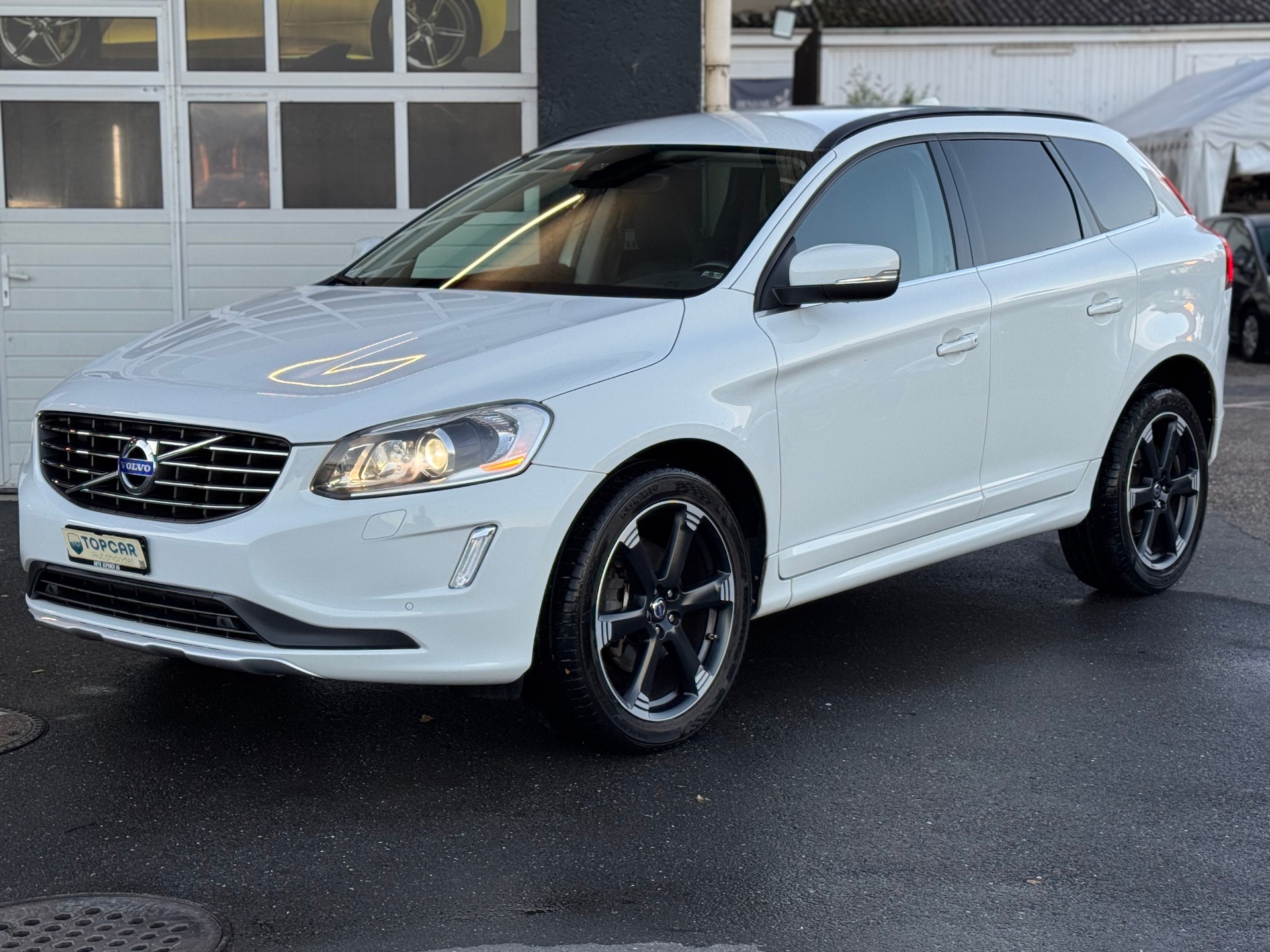 VOLVO XC60 D4 AWD OceanRace Geartronic-image-0