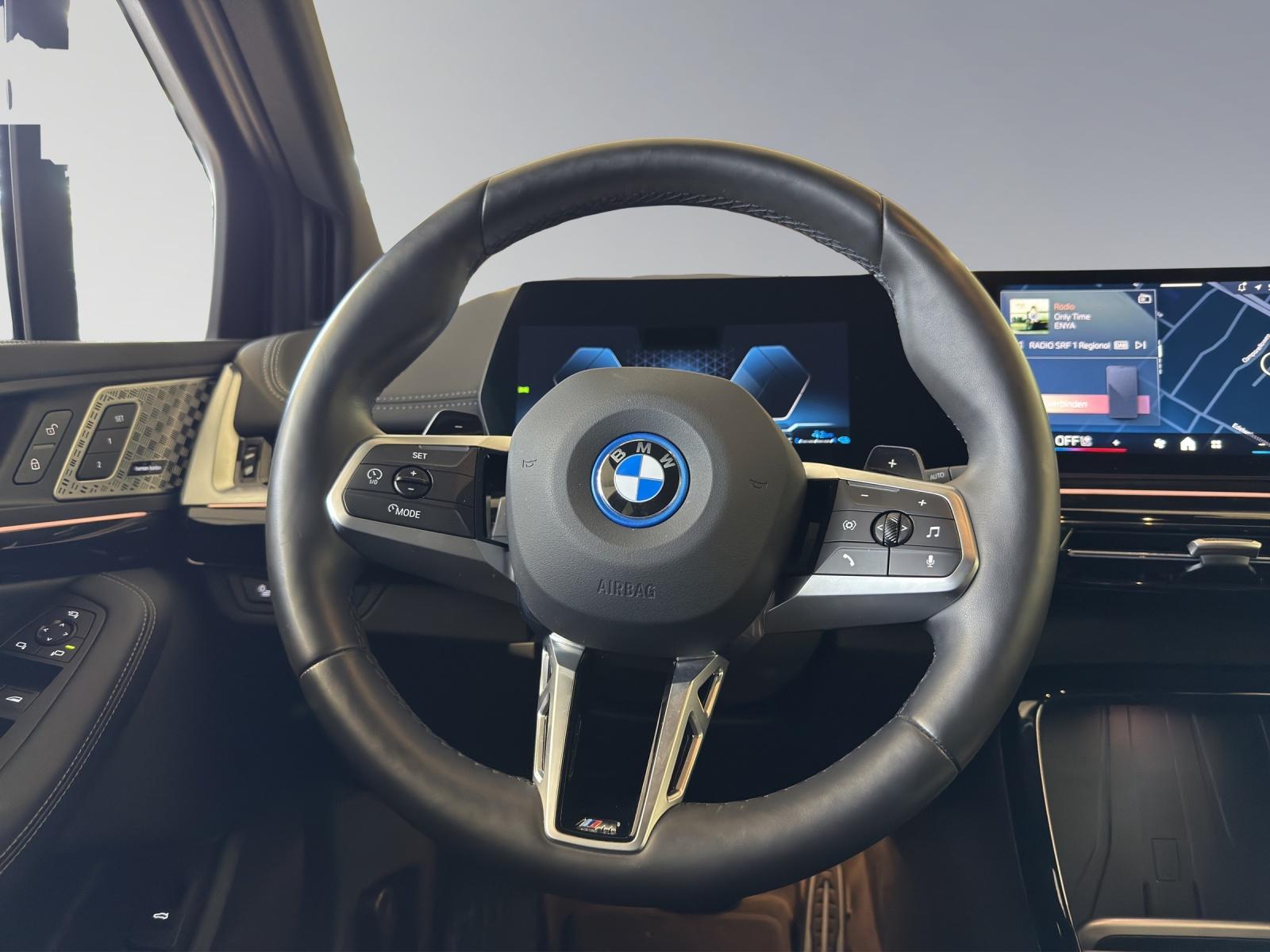 BMW 230e xDrive Active Tourer M Sportpaket-image-9