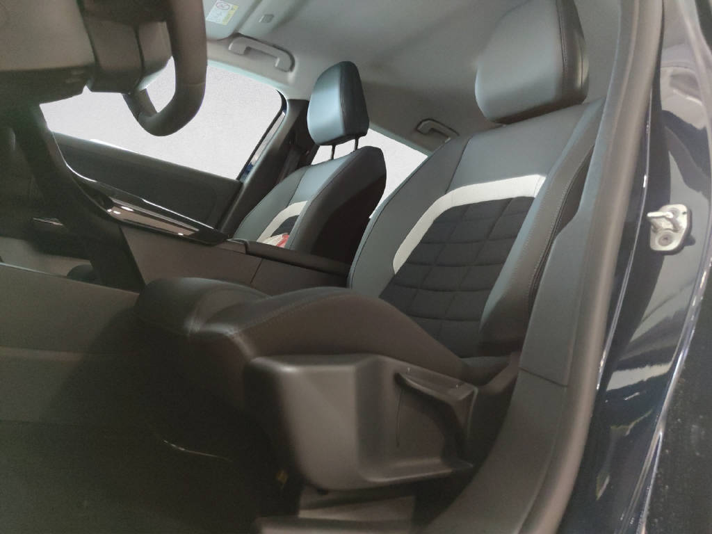 CITROEN C5 Aircross 1.2 Hybrid Plus-image-9