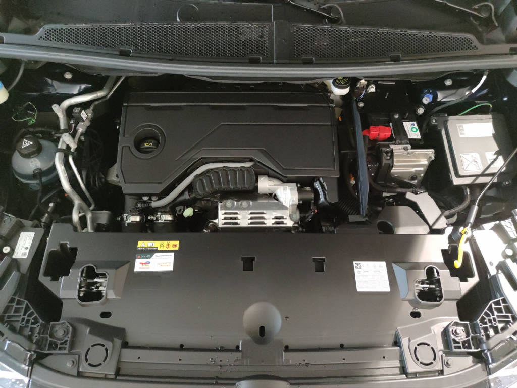 CITROEN C5 Aircross 1.2 Hybrid Plus-image-8
