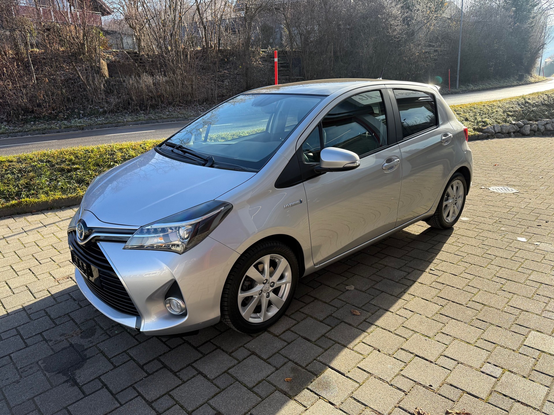 TOYOTA Yaris 1.5 VVT-i Hybrid Sol Premium e-CVT