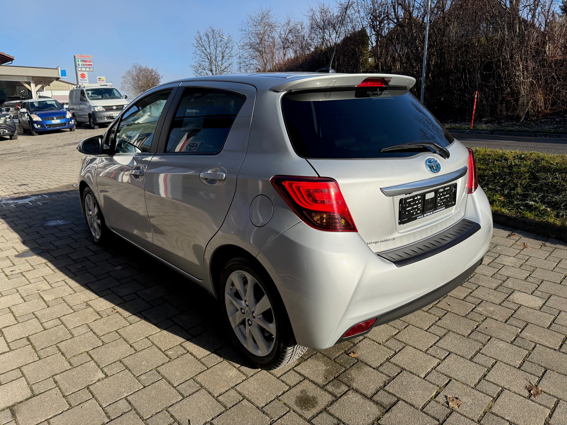 TOYOTA Yaris 1.5 VVT-i Hybrid Sol Premium e-CVT-image-3