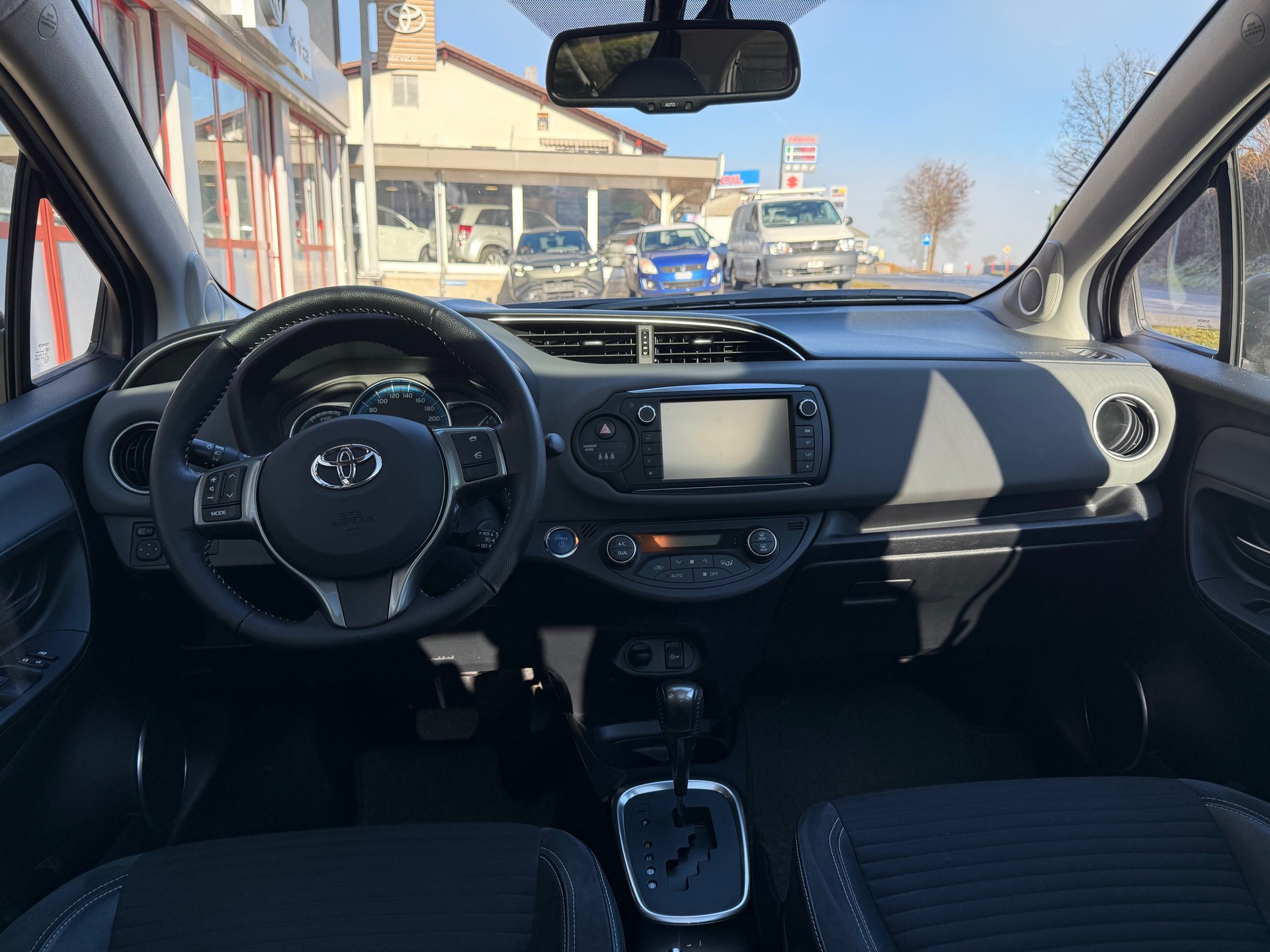 TOYOTA Yaris 1.5 VVT-i Hybrid Sol Premium e-CVT-image-5
