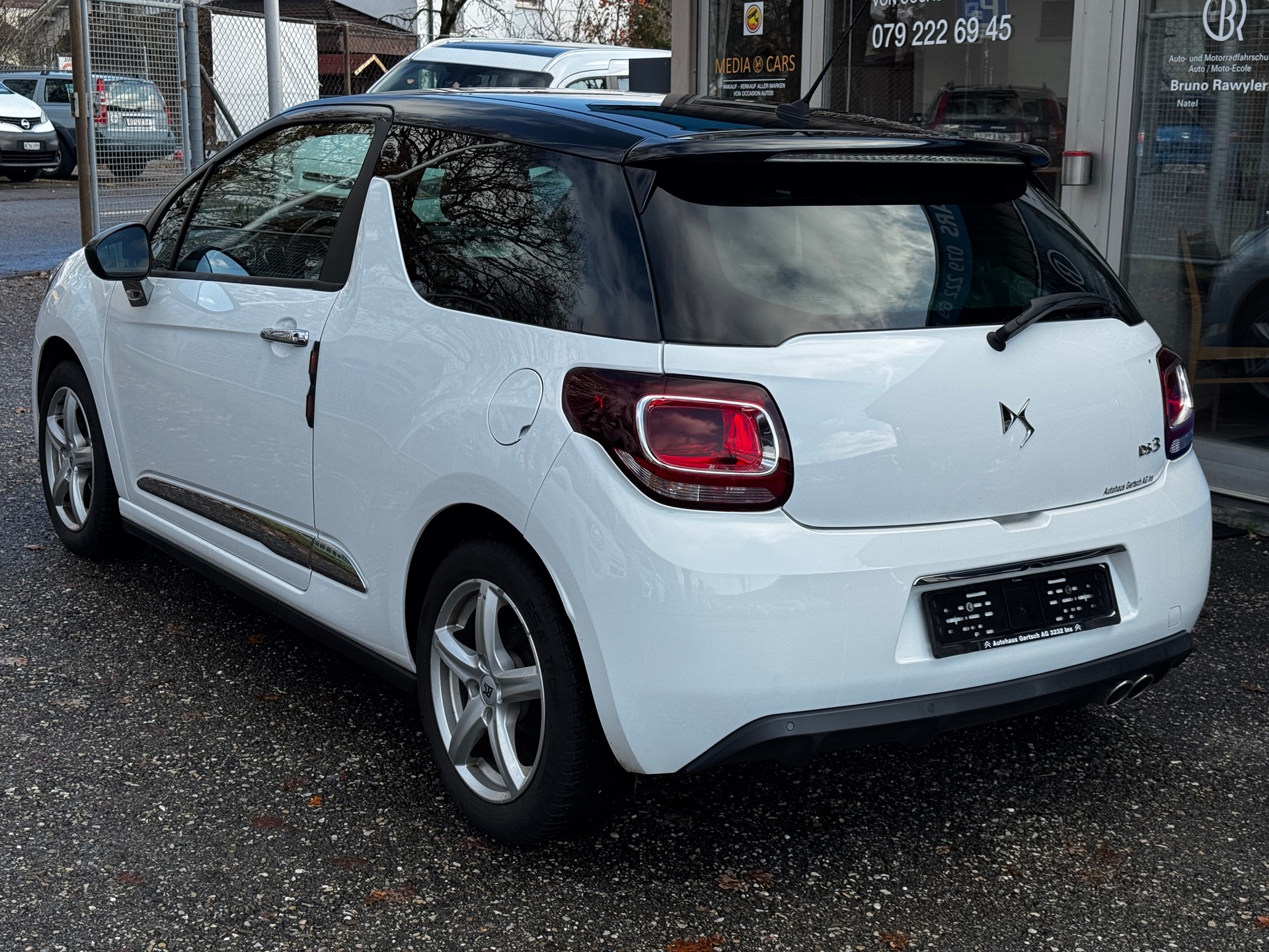 DS AUTOMOBILES DS 3 1.6 BlueHDi Sport Chic-image-3