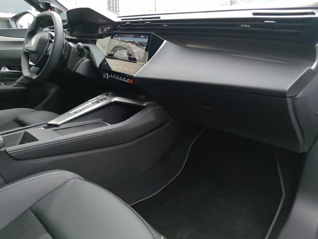 PEUGEOT 308 SW 1.6 PHEV 195 GT-image-5