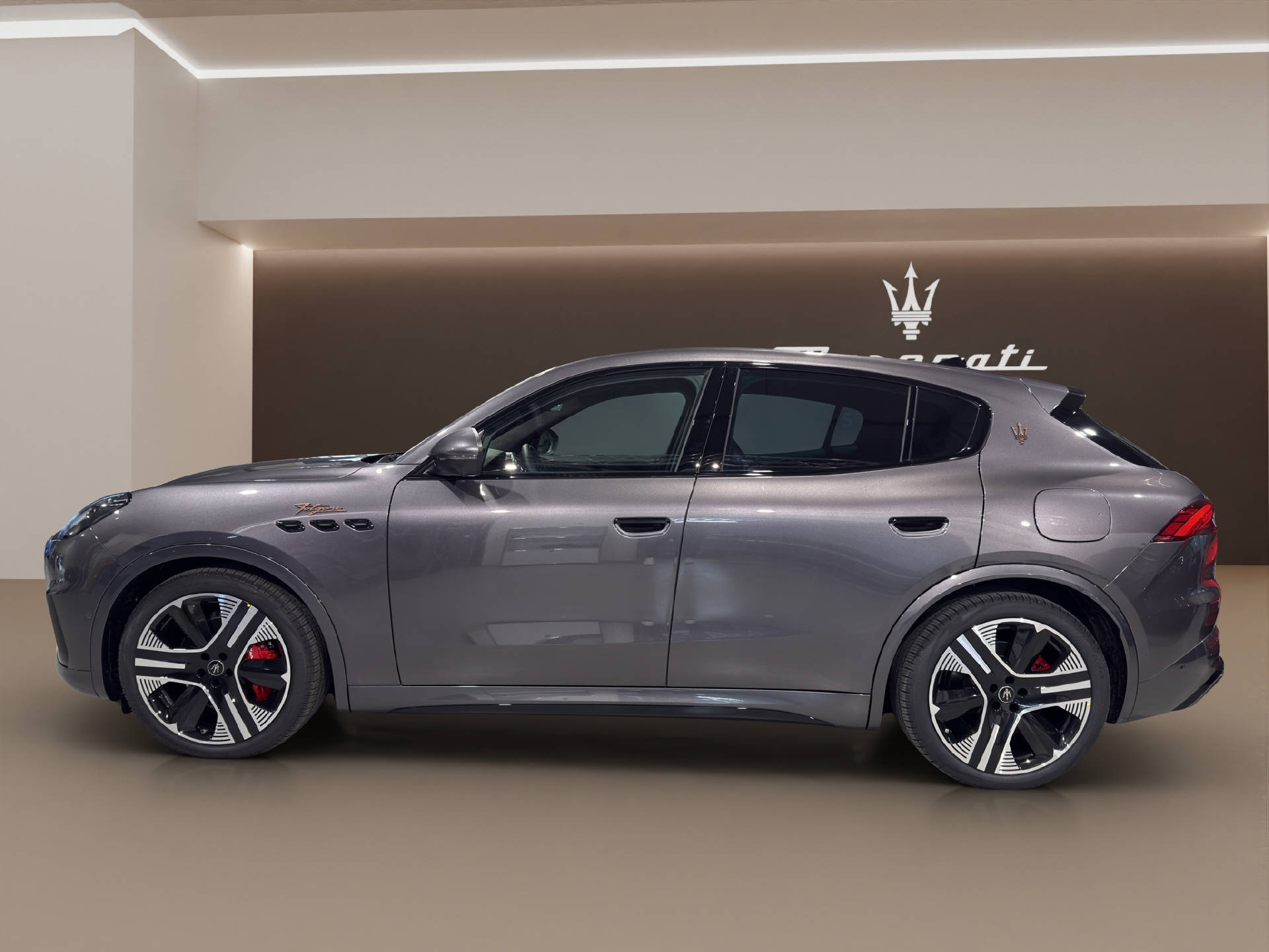 MASERATI Grecale Folgore-image-7