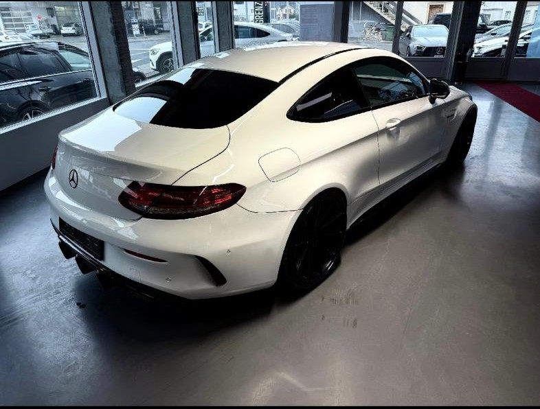 MERCEDES-BENZ C 63 AMG Speedshift-image-3