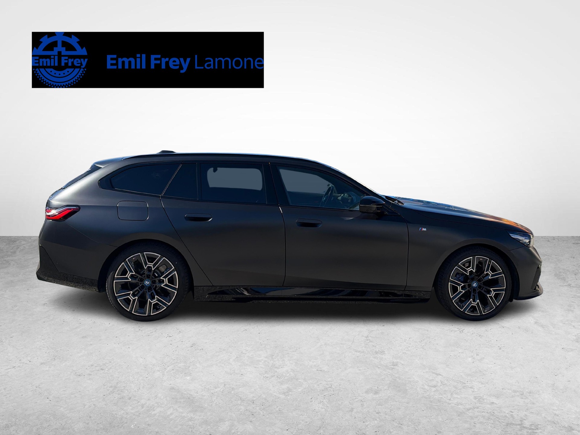 BMW i5 M60 xDrive-image-5