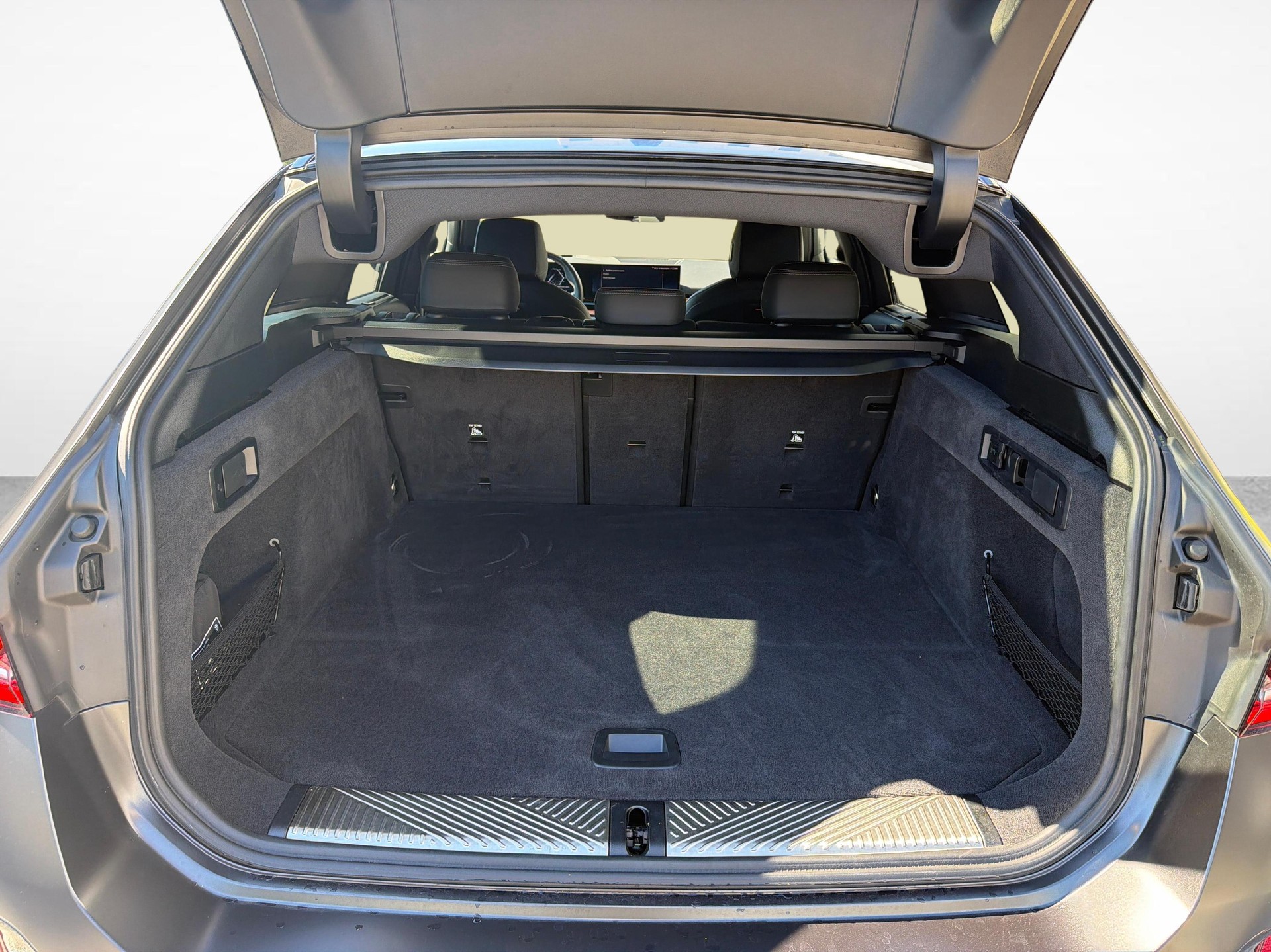 BMW i5 M60 xDrive-image-18