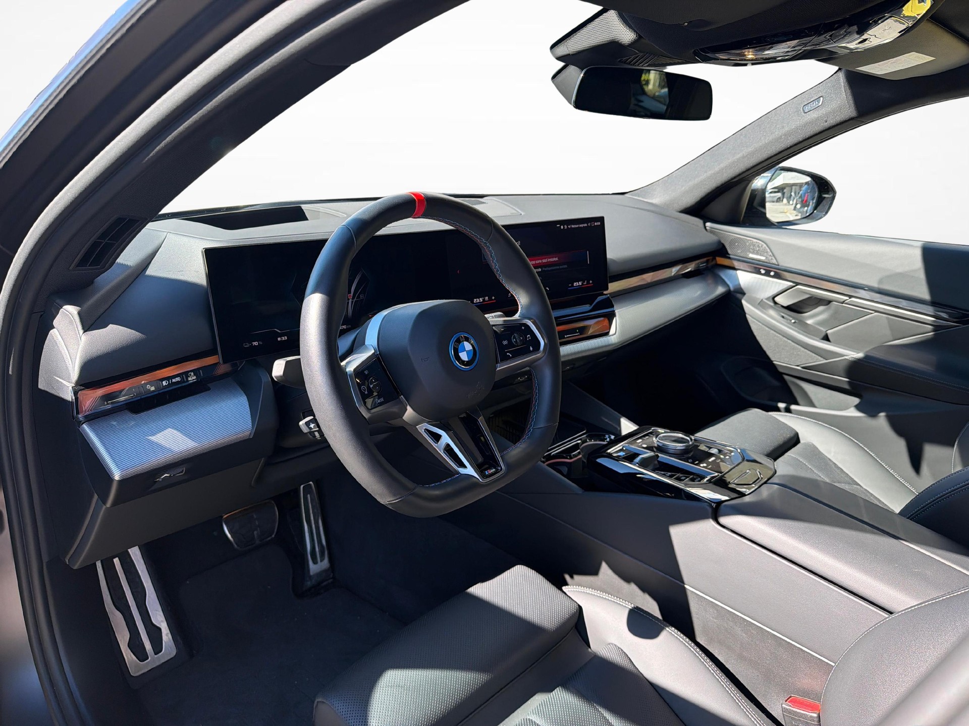 BMW i5 M60 xDrive-image-9