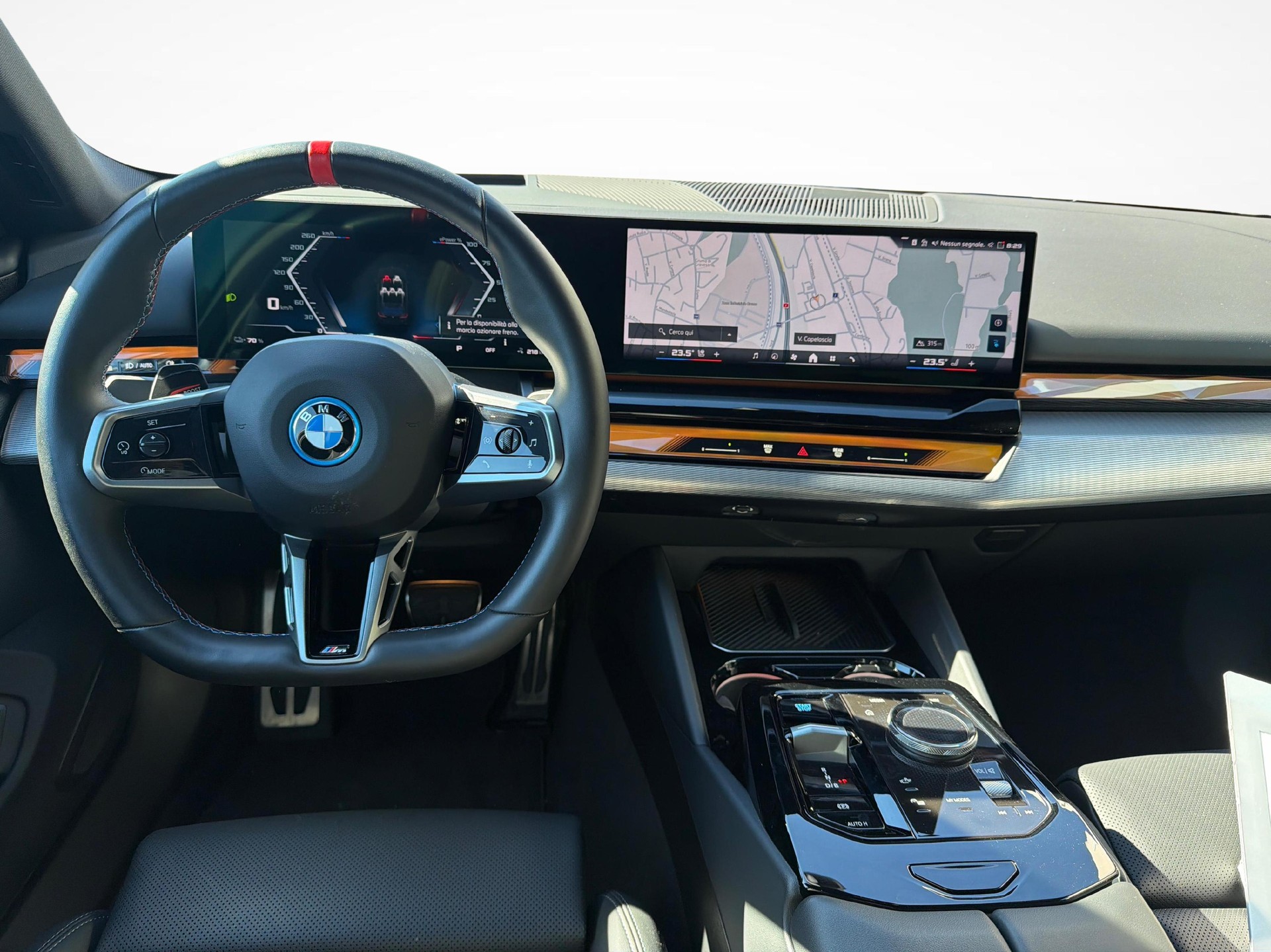 BMW i5 M60 xDrive-image-11
