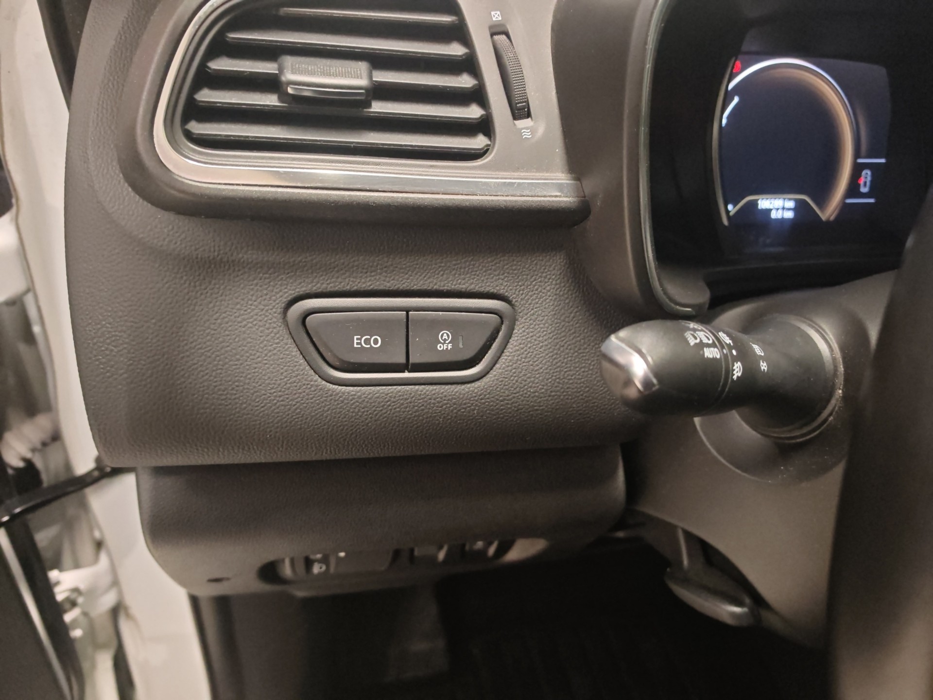 RENAULT Kadjar 1.6 dCi Intens 4x4-image-18