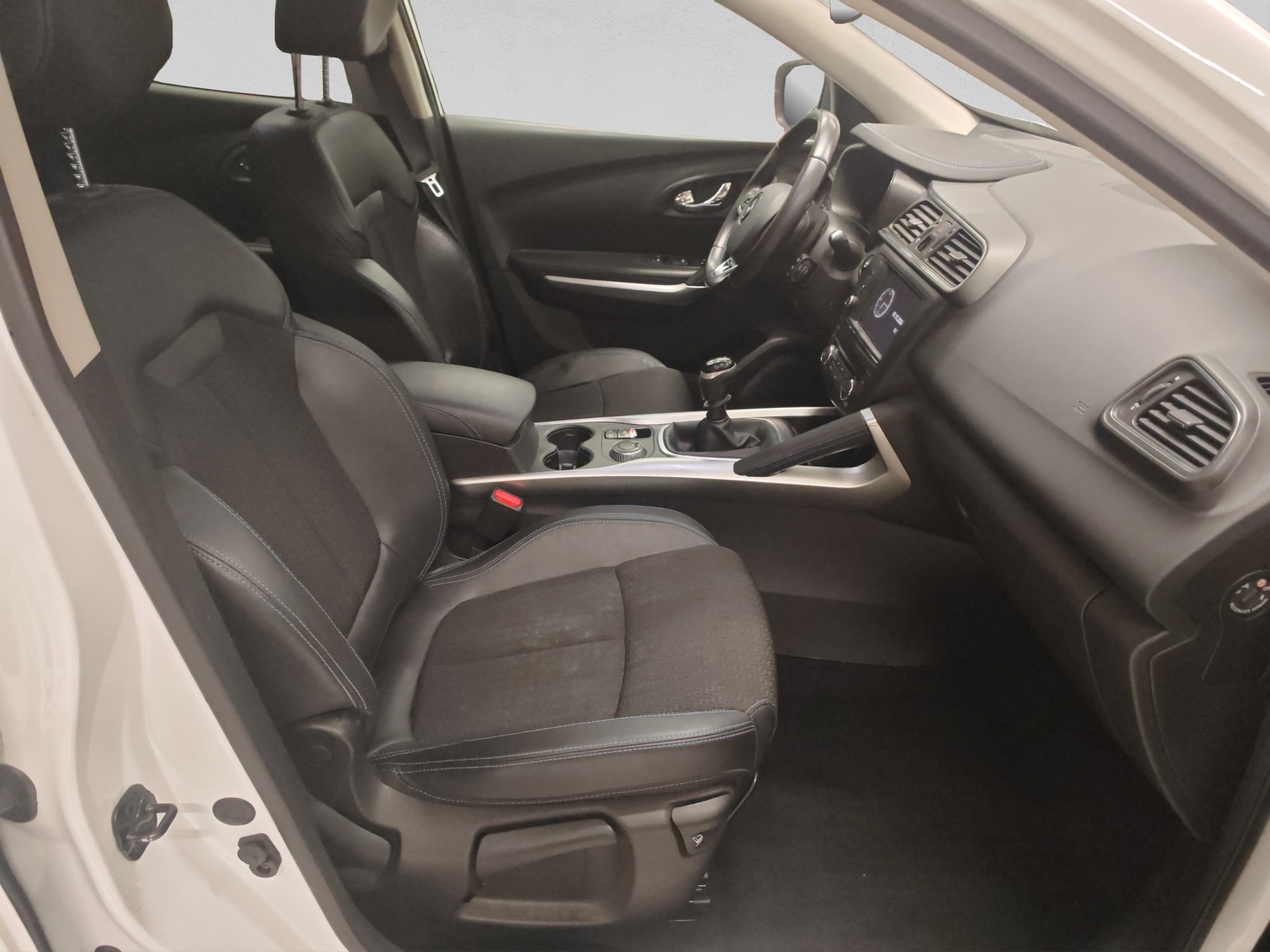 RENAULT Kadjar 1.6 dCi Intens 4x4-image-16