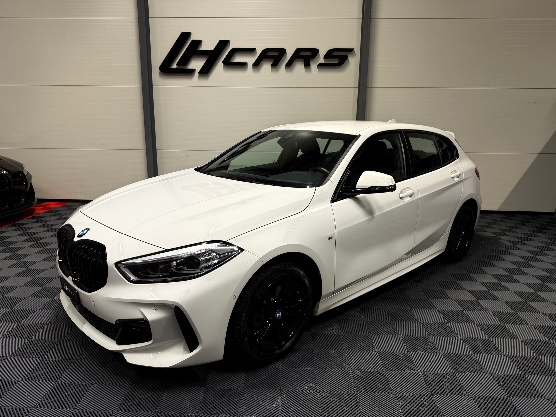 BMW 118d M-Sport-image-0