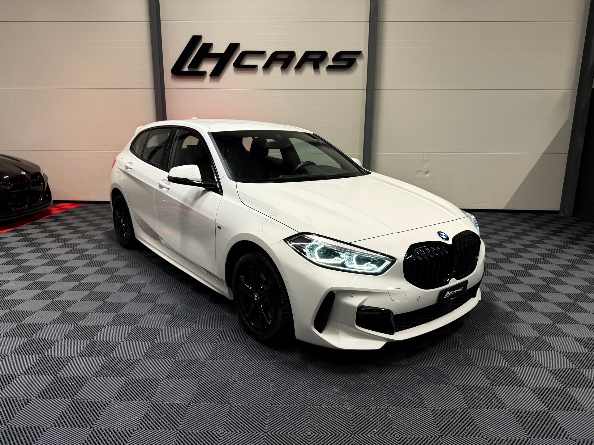 BMW 118d M-Sport-image-5