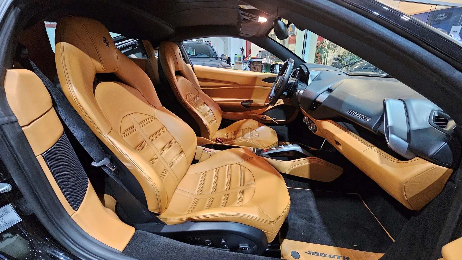 FERRARI 488 GTB 3.9 Turbo *CH-FAHRZEUG*-image-8